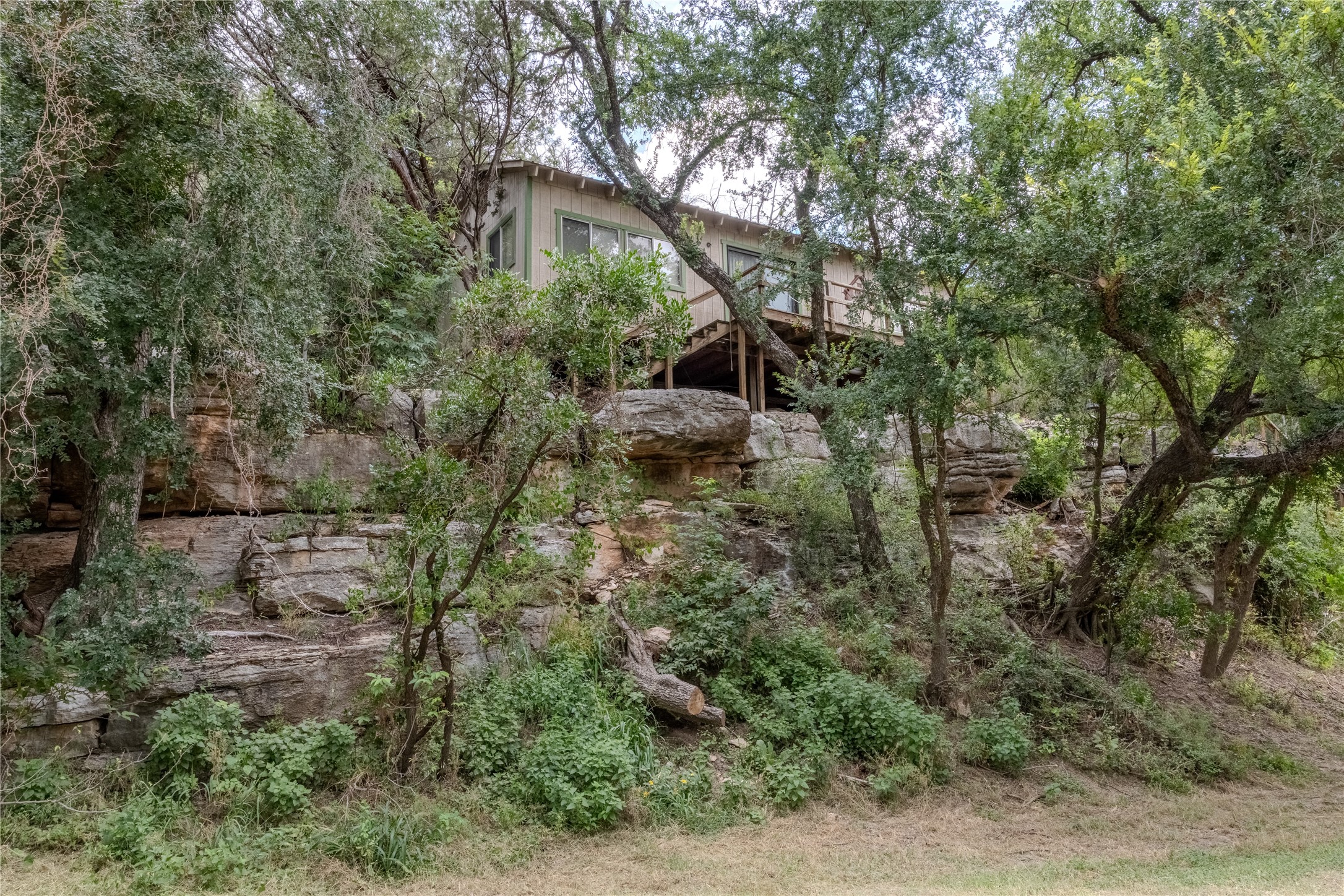 main property photo 11