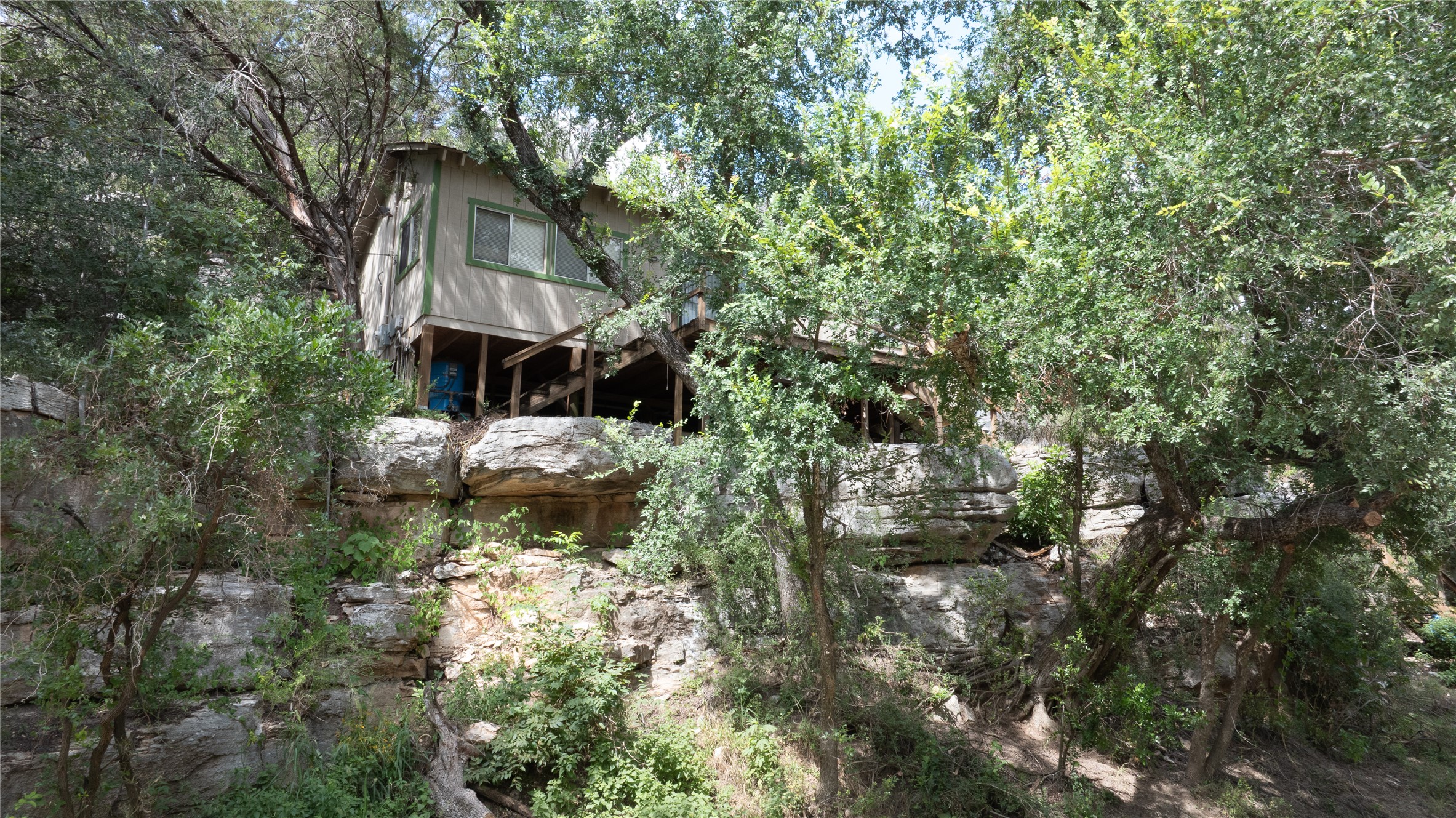 main property photo 12