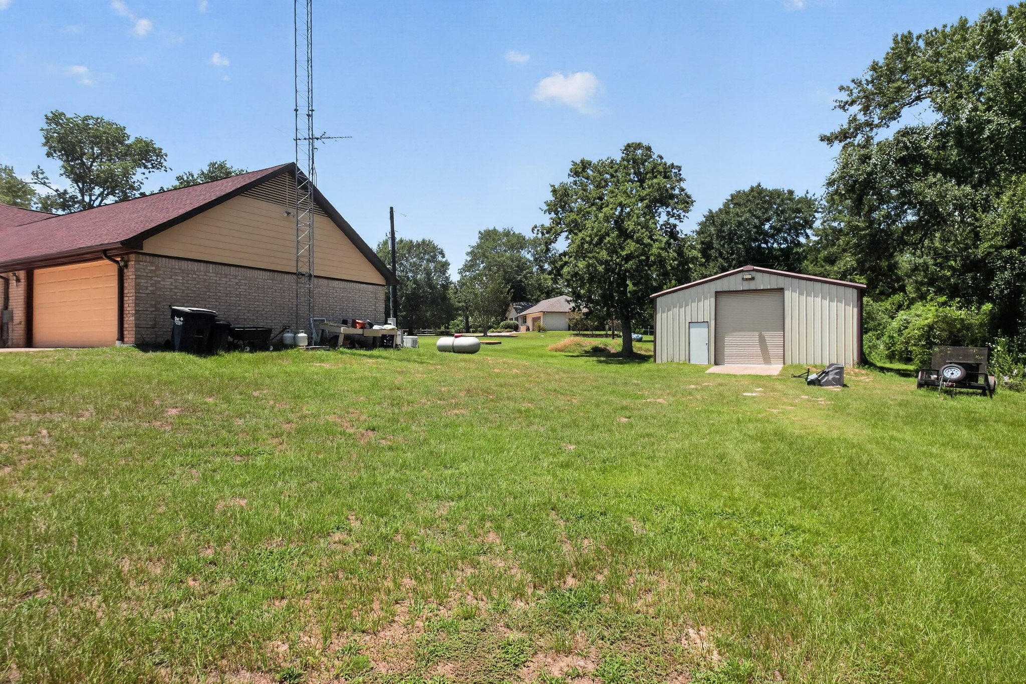main property photo 33