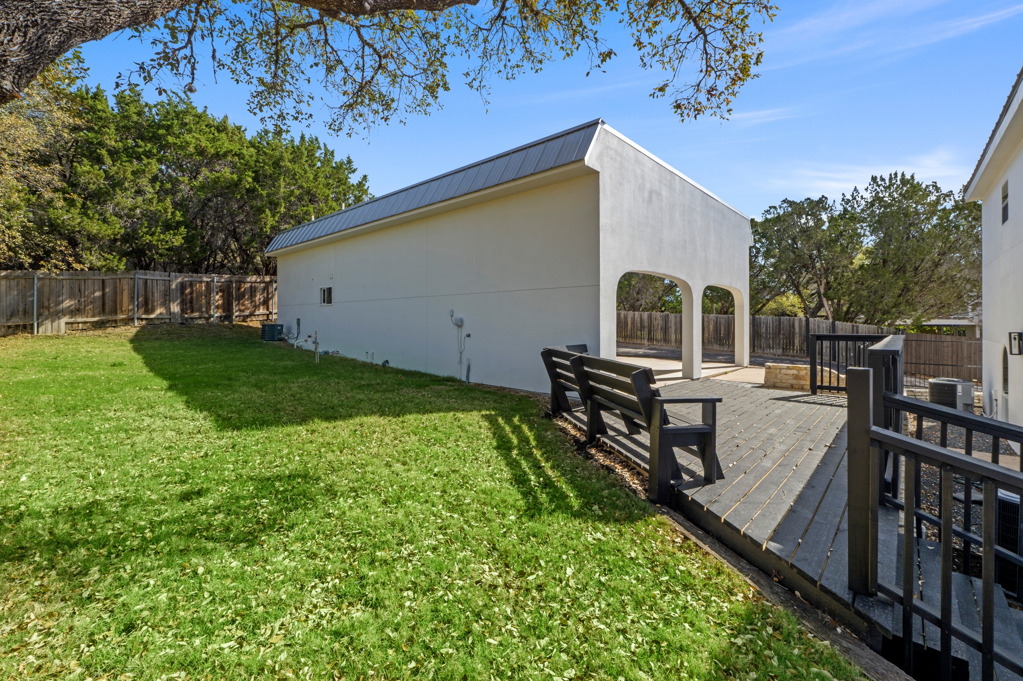 main property photo 28