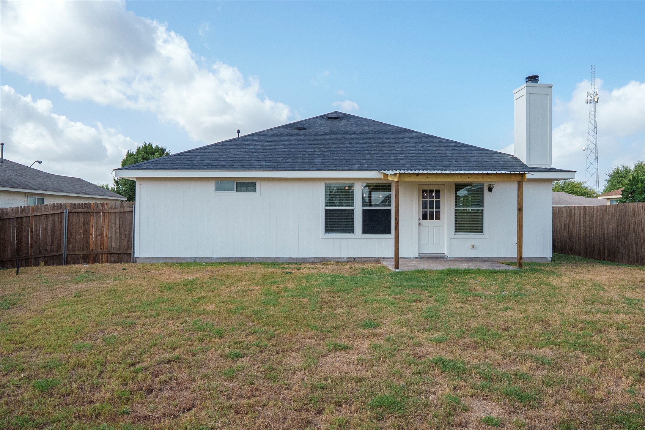 main property photo 28