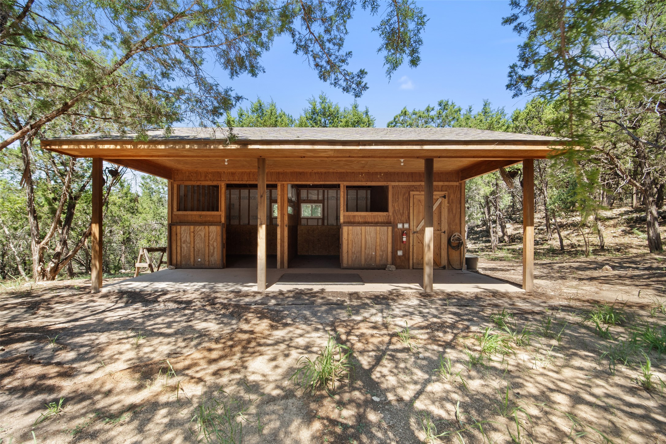 main property photo 31