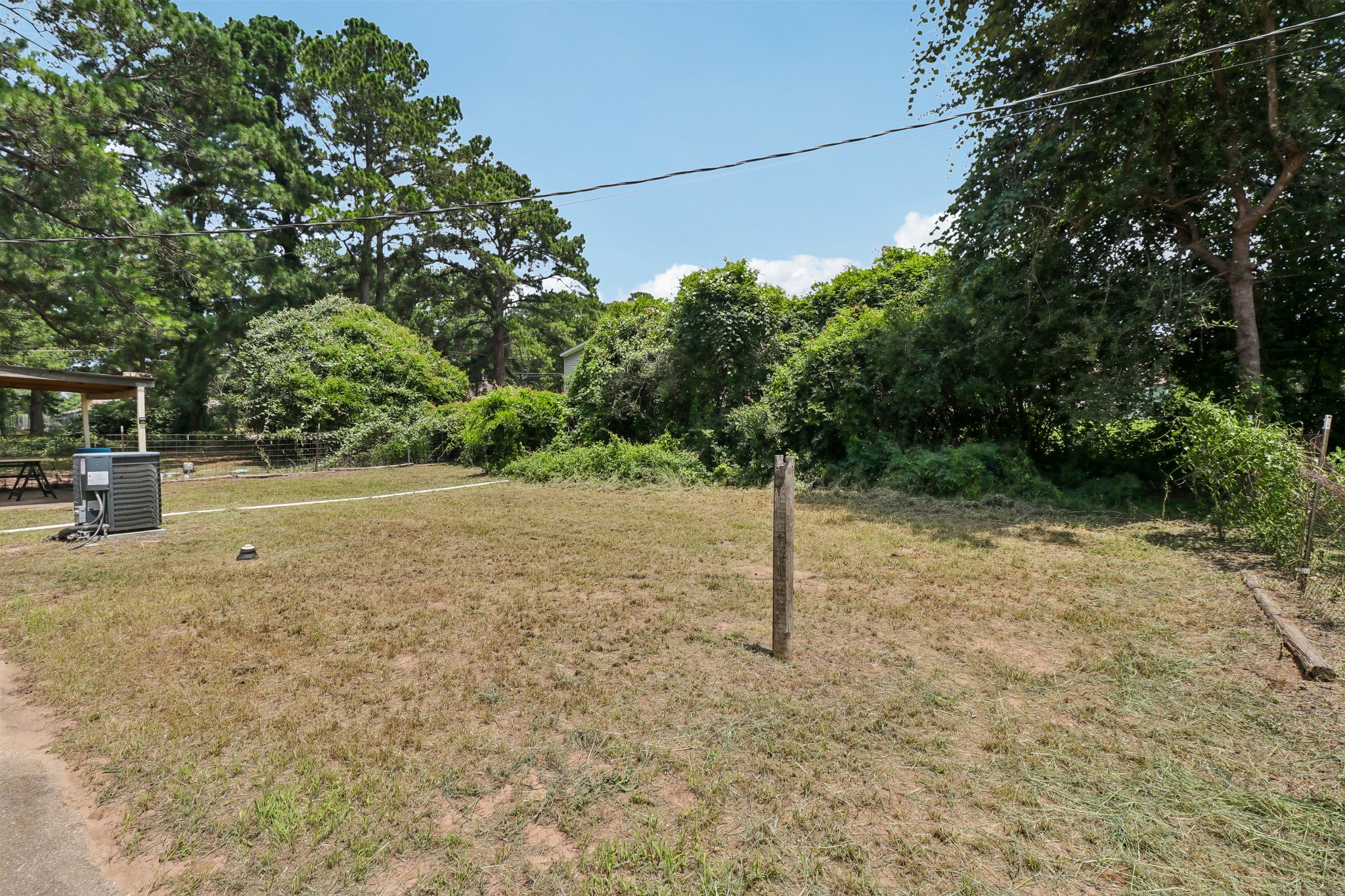 main property photo 30