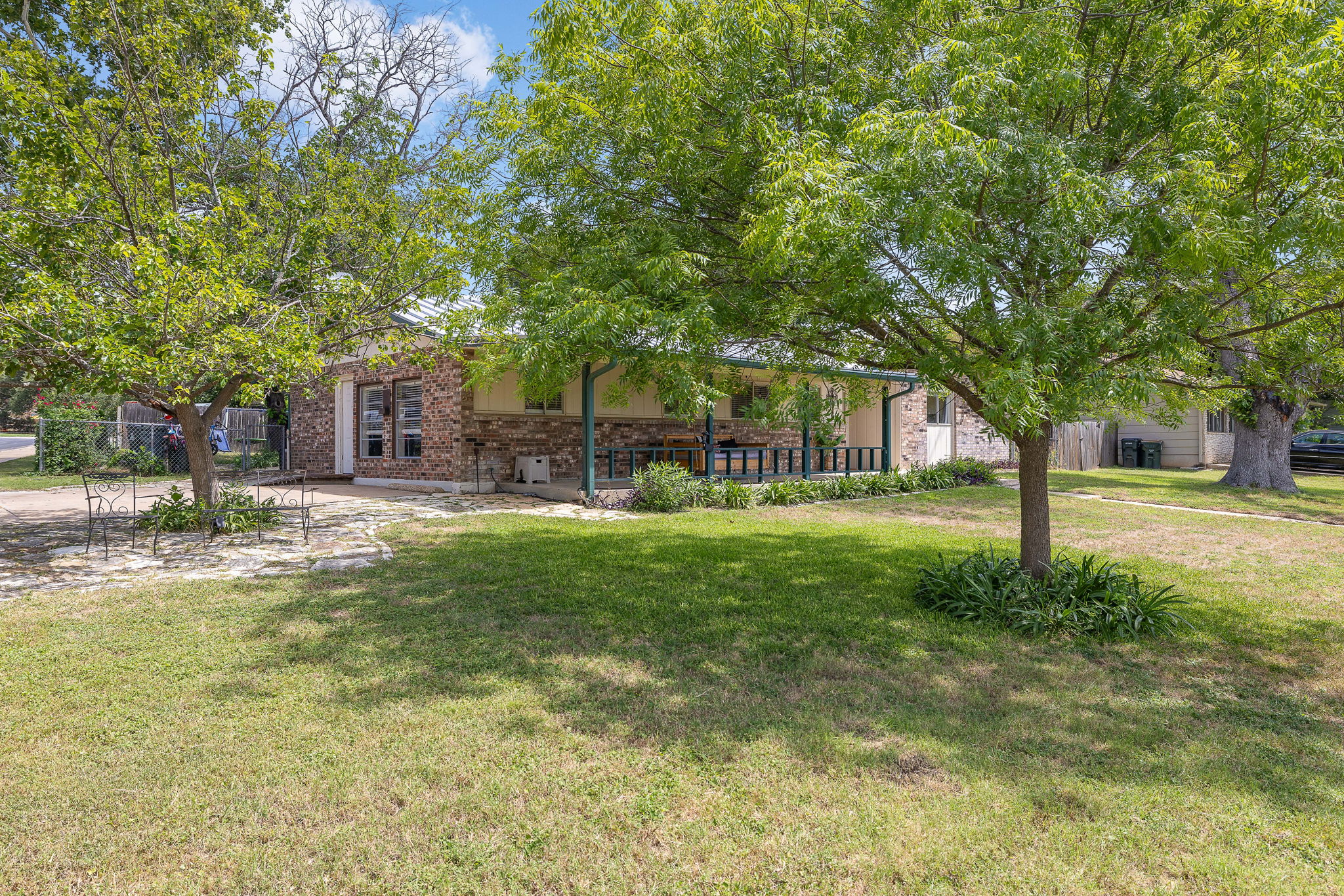 main property photo 3
