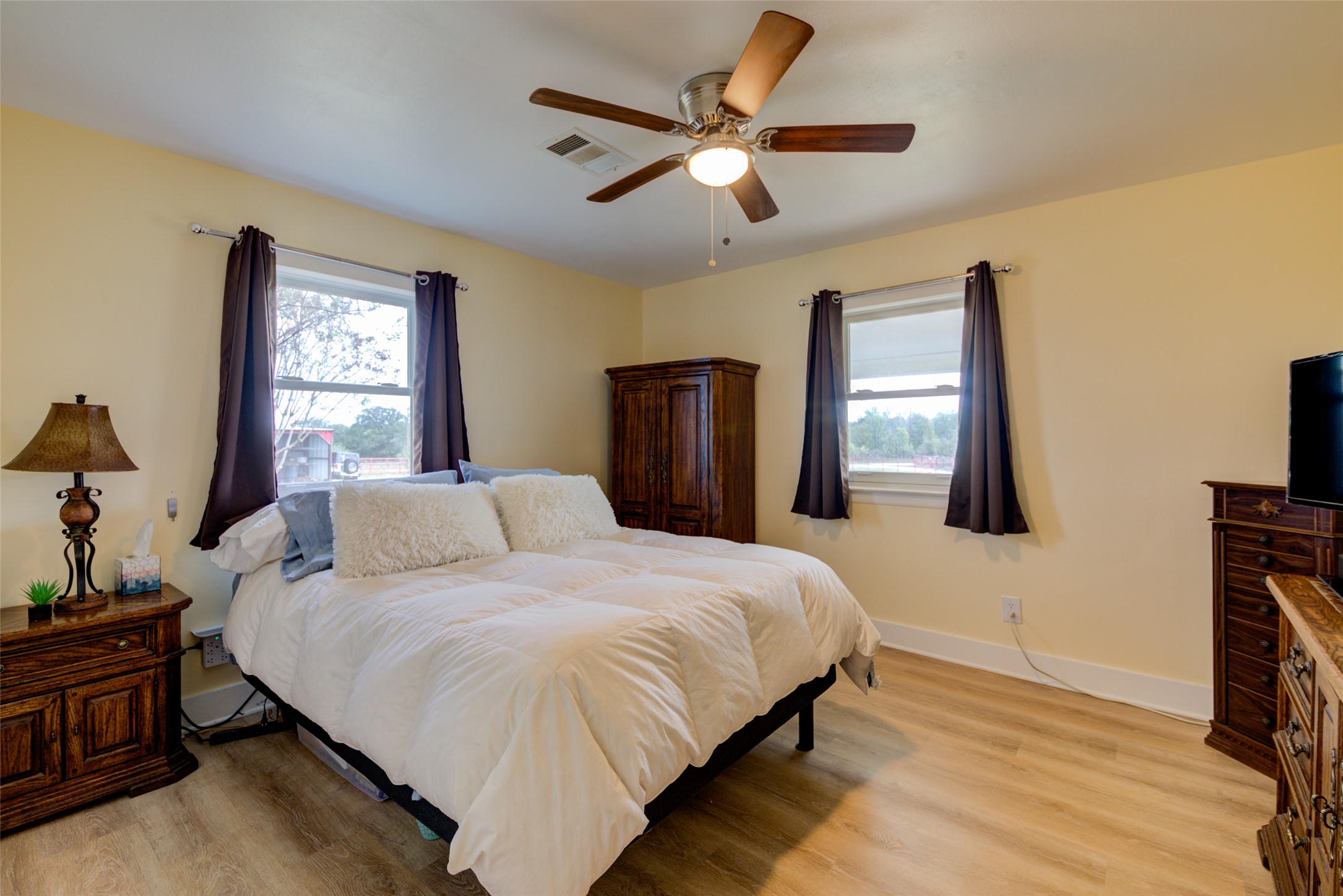 main property photo 15