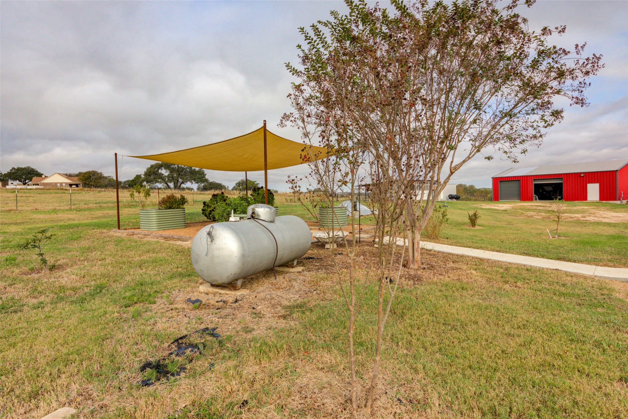 main property photo 27