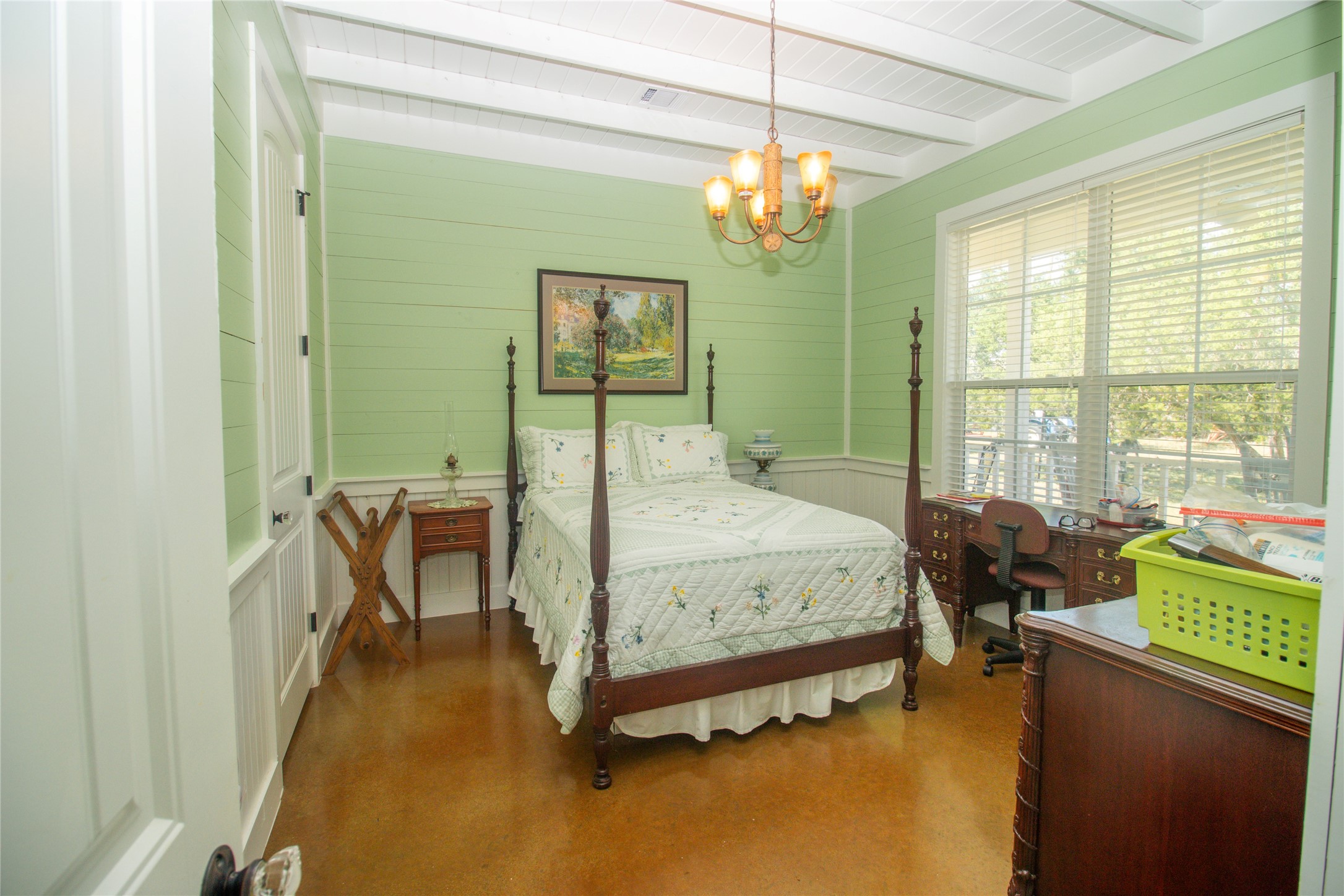 main property photo 17
