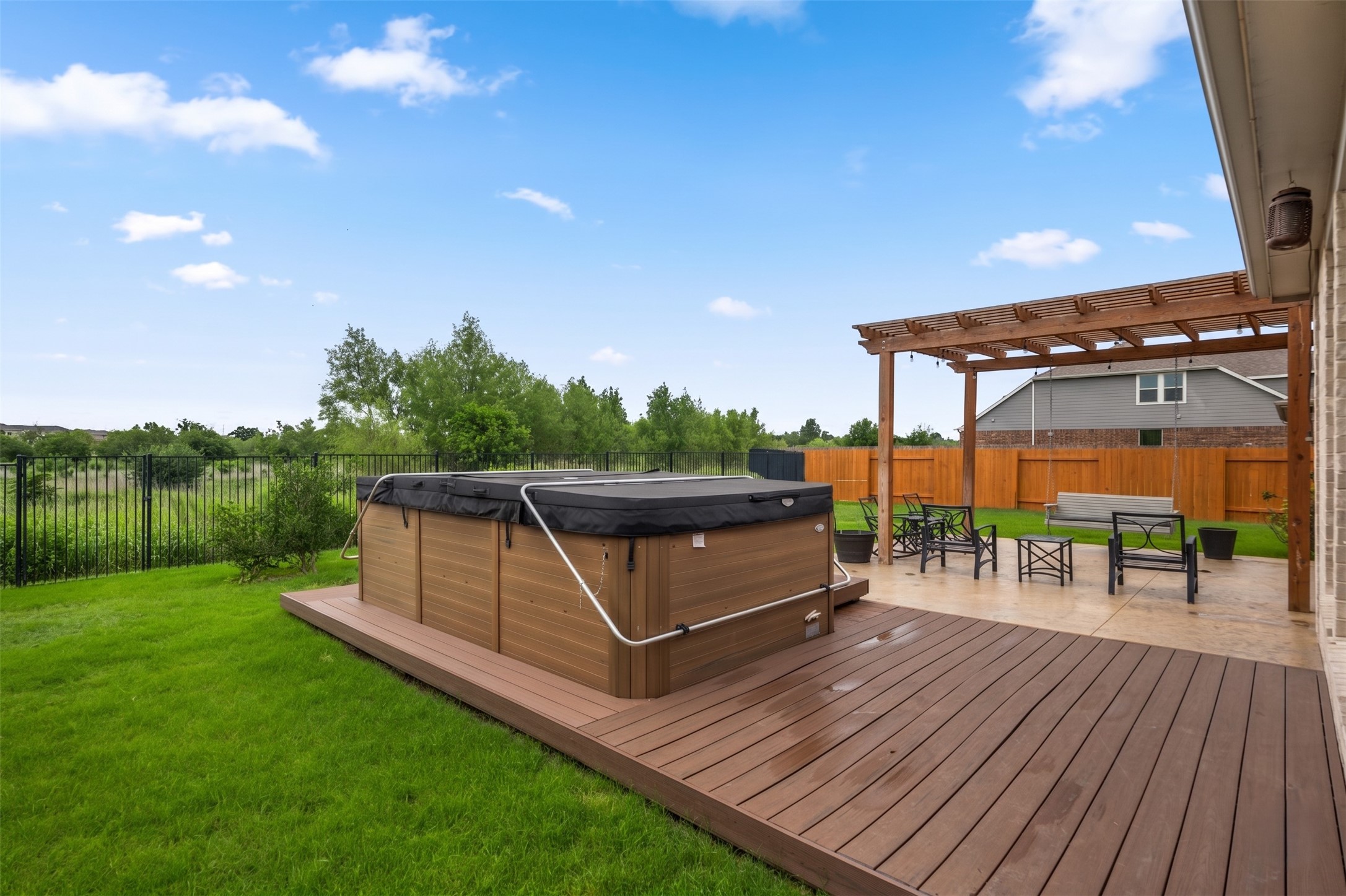 main property photo 31