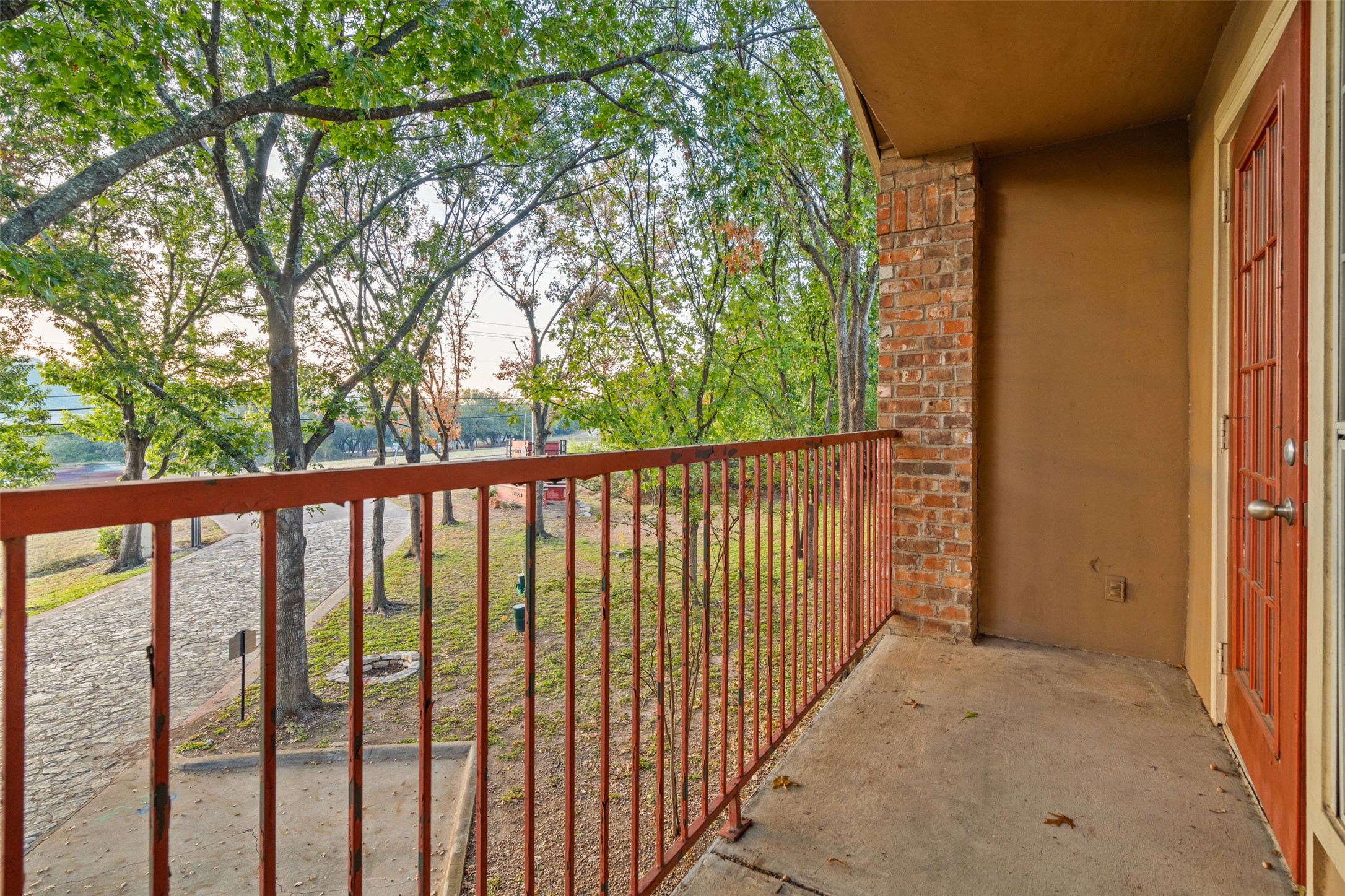 main property photo 13