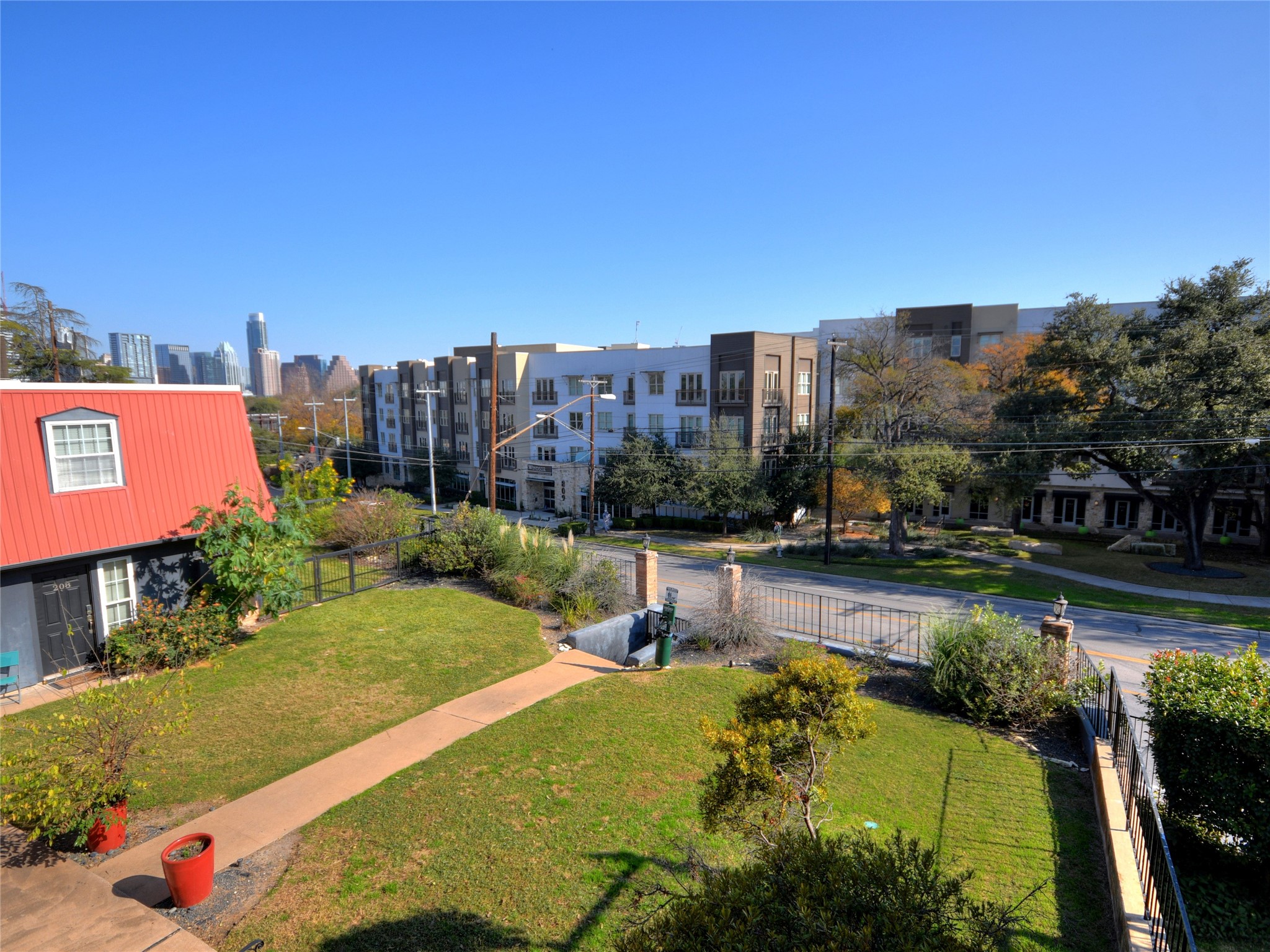 main property photo 12