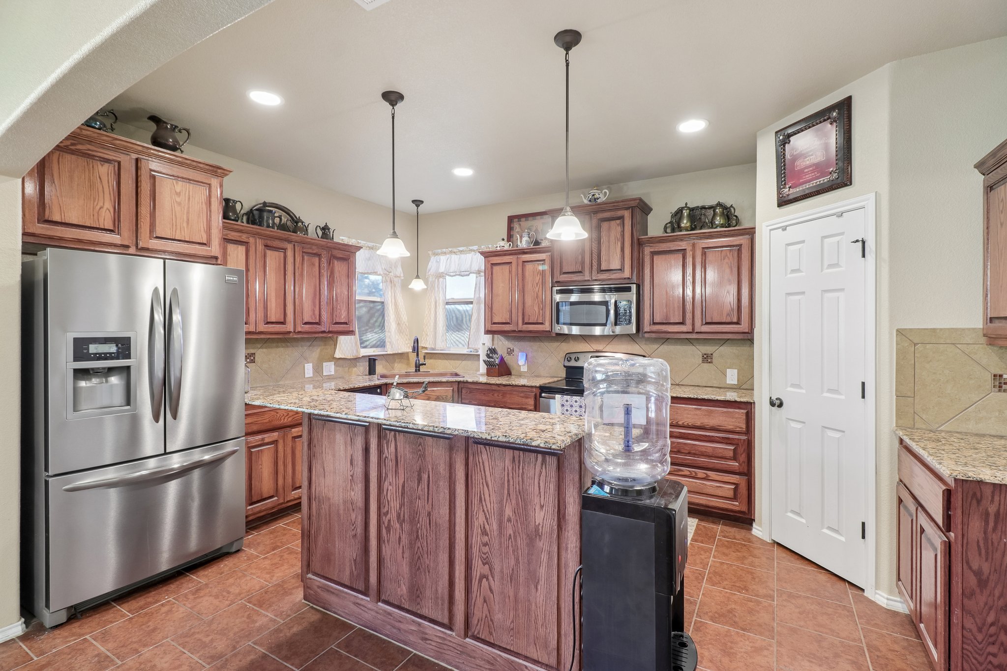 main property photo 6