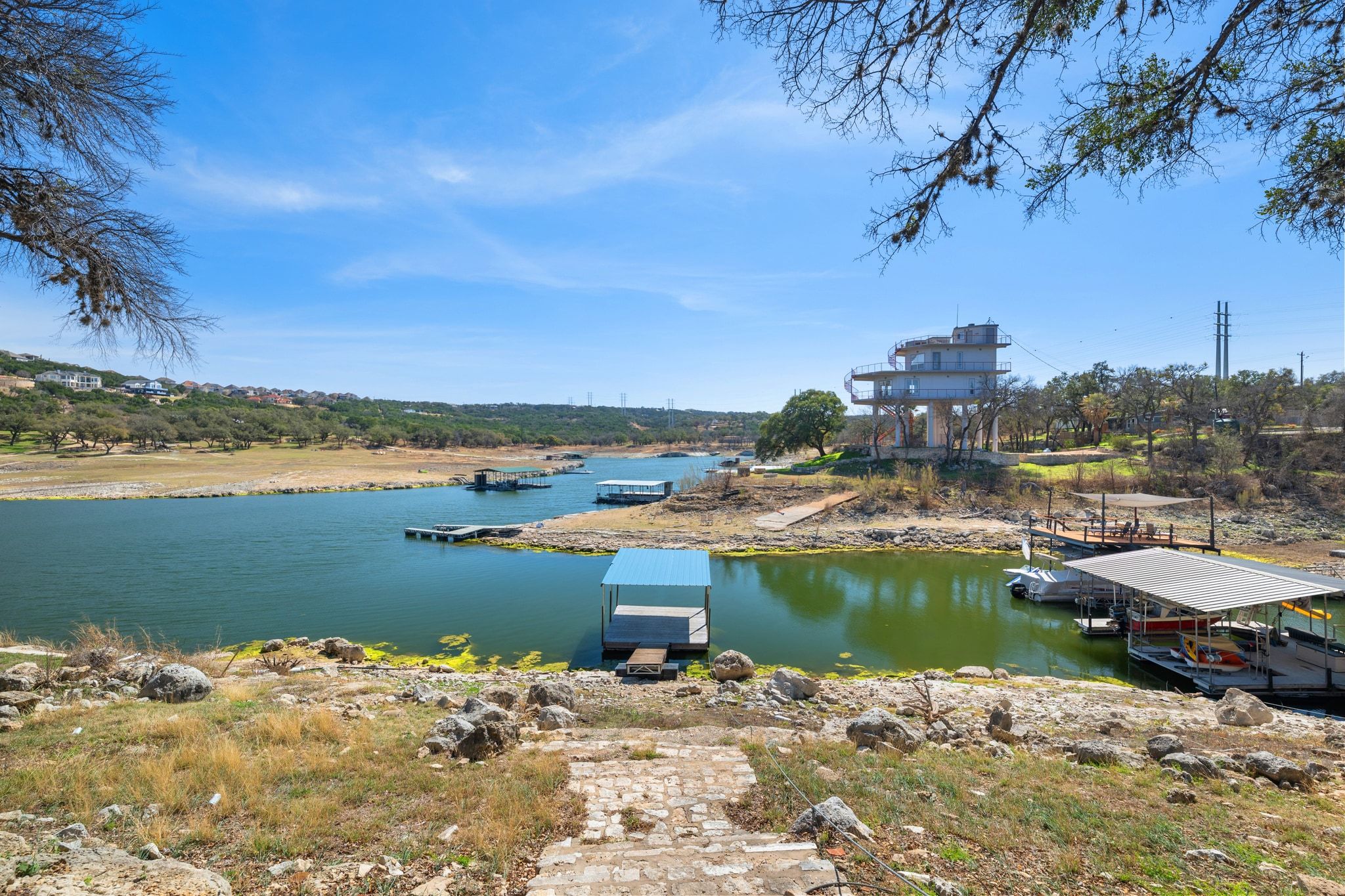 main property photo 30
