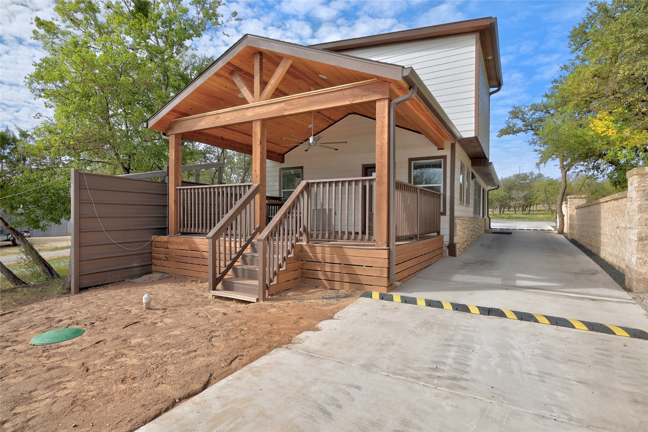 main property photo 32