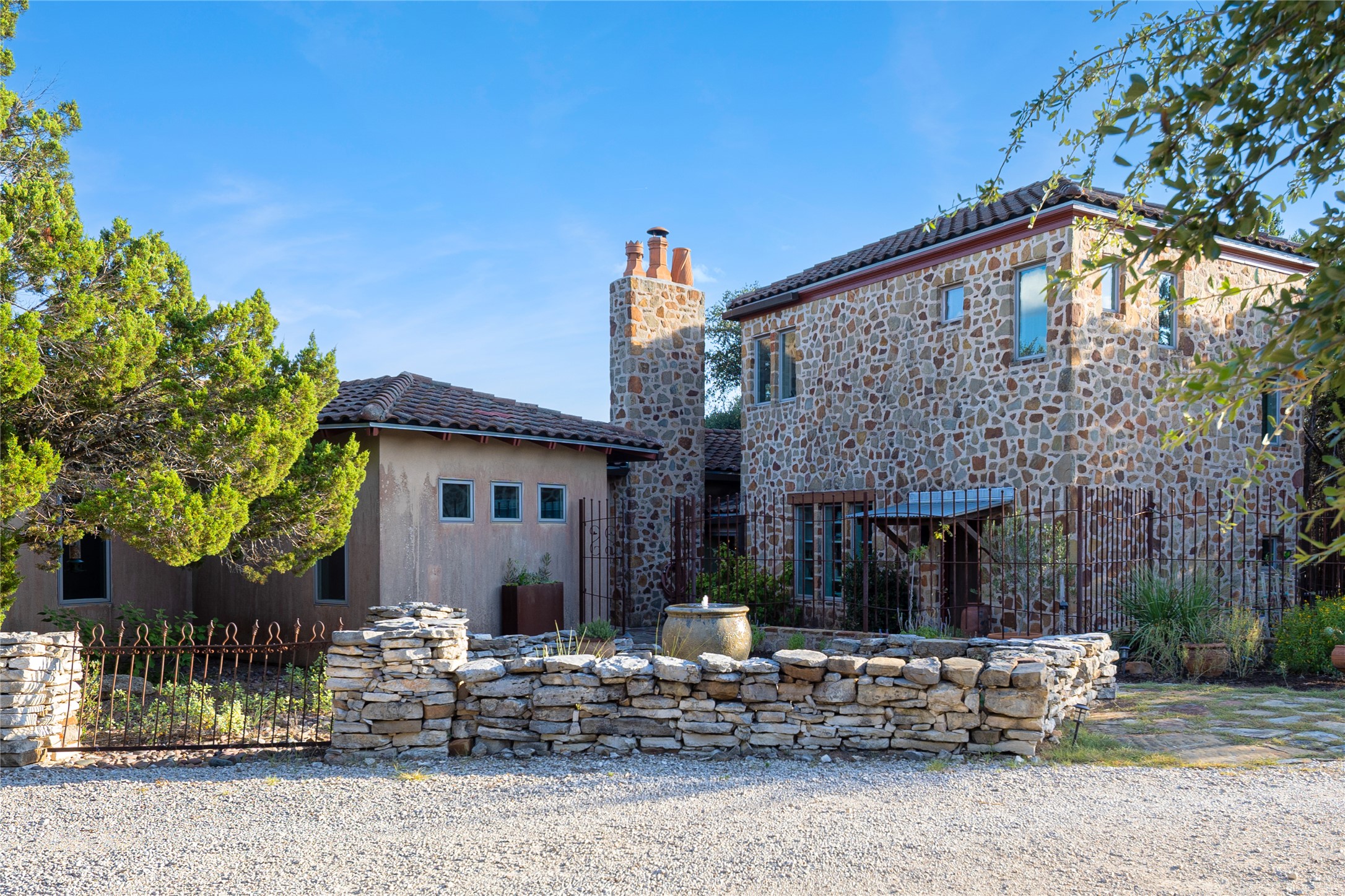 main property photo 14
