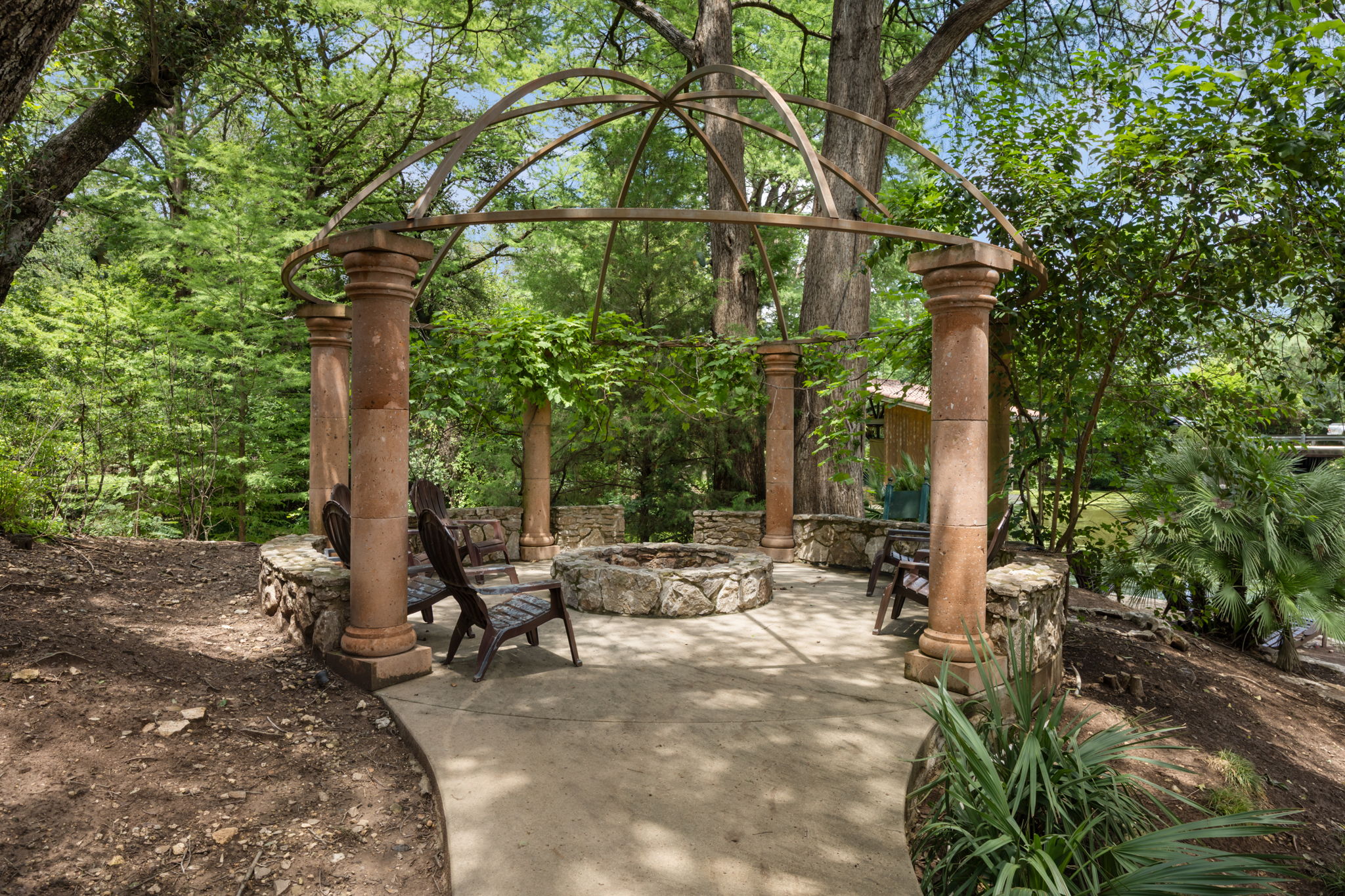 main property photo 33