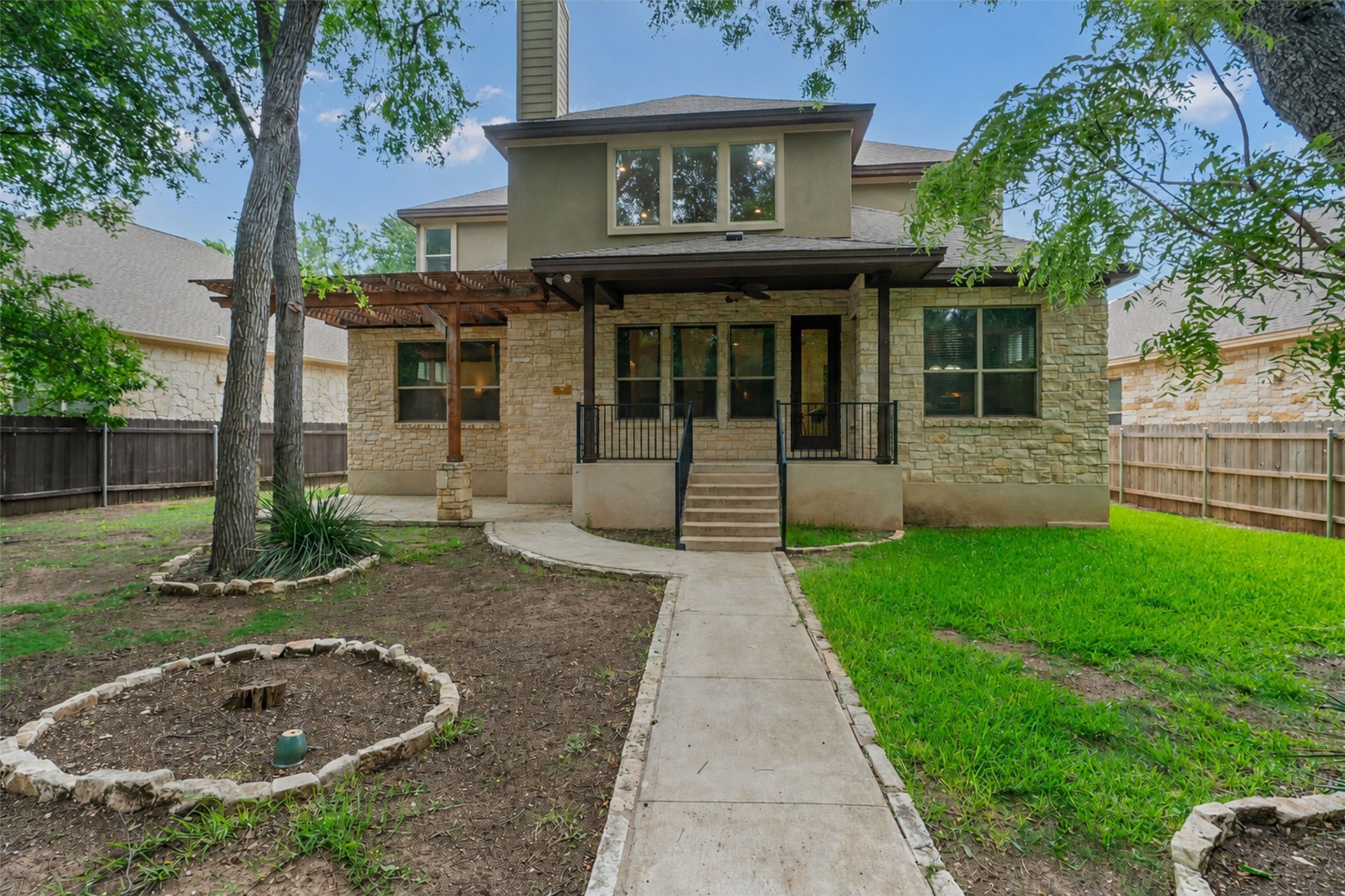 main property photo 32