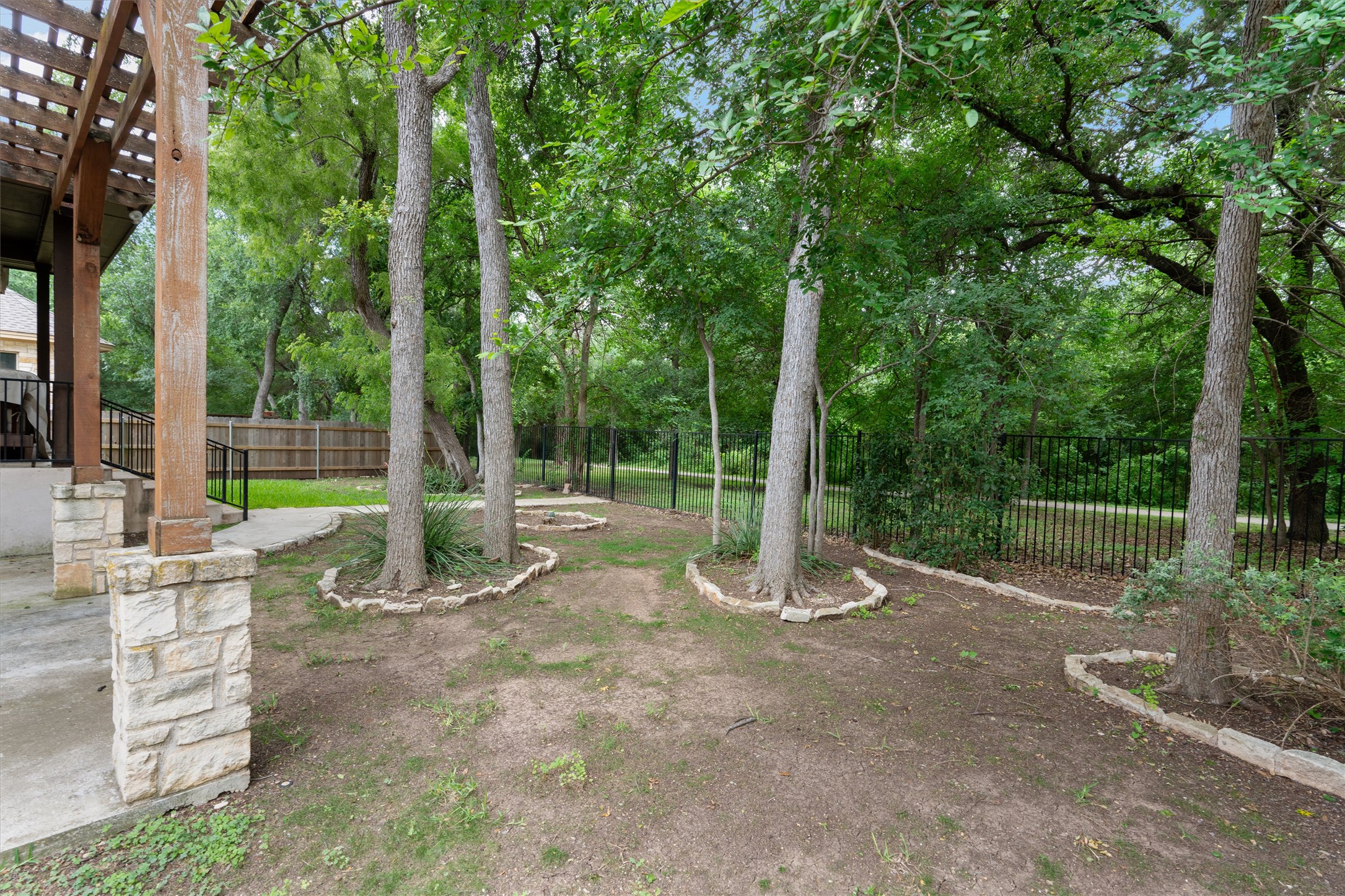 main property photo 35