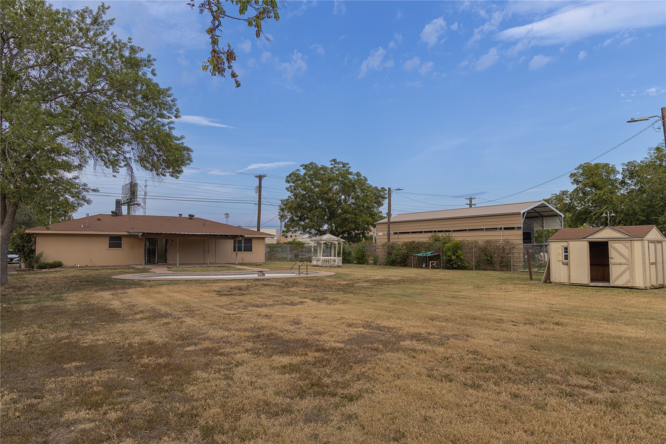 main property photo 20