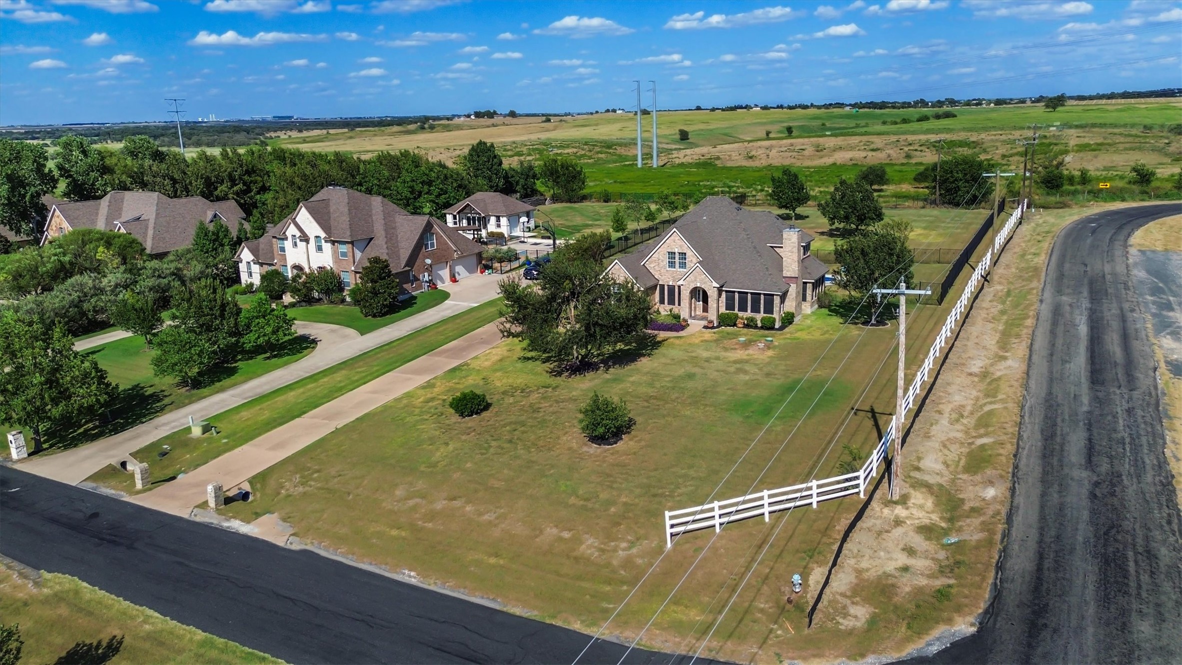main property photo 28