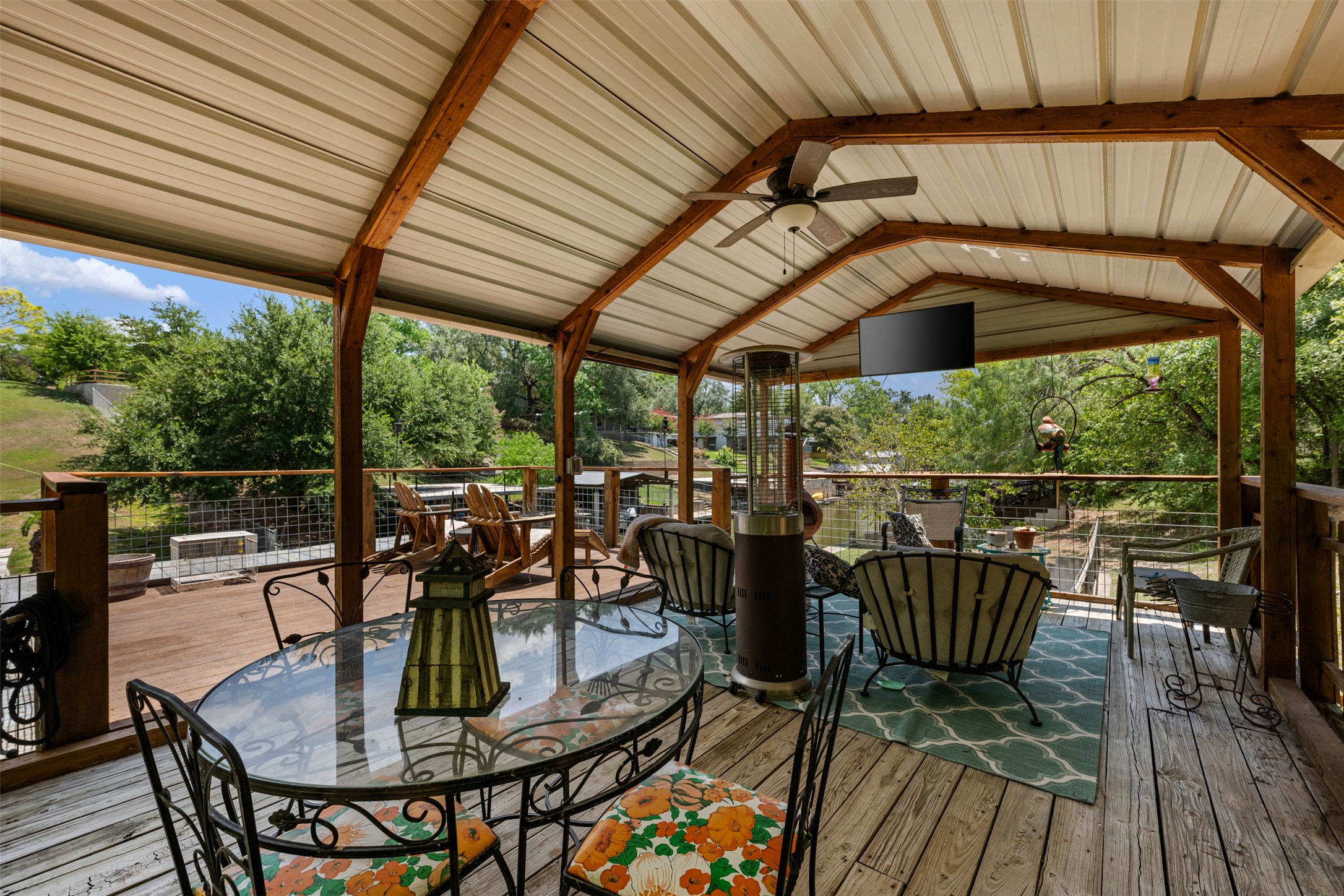 main property photo 28