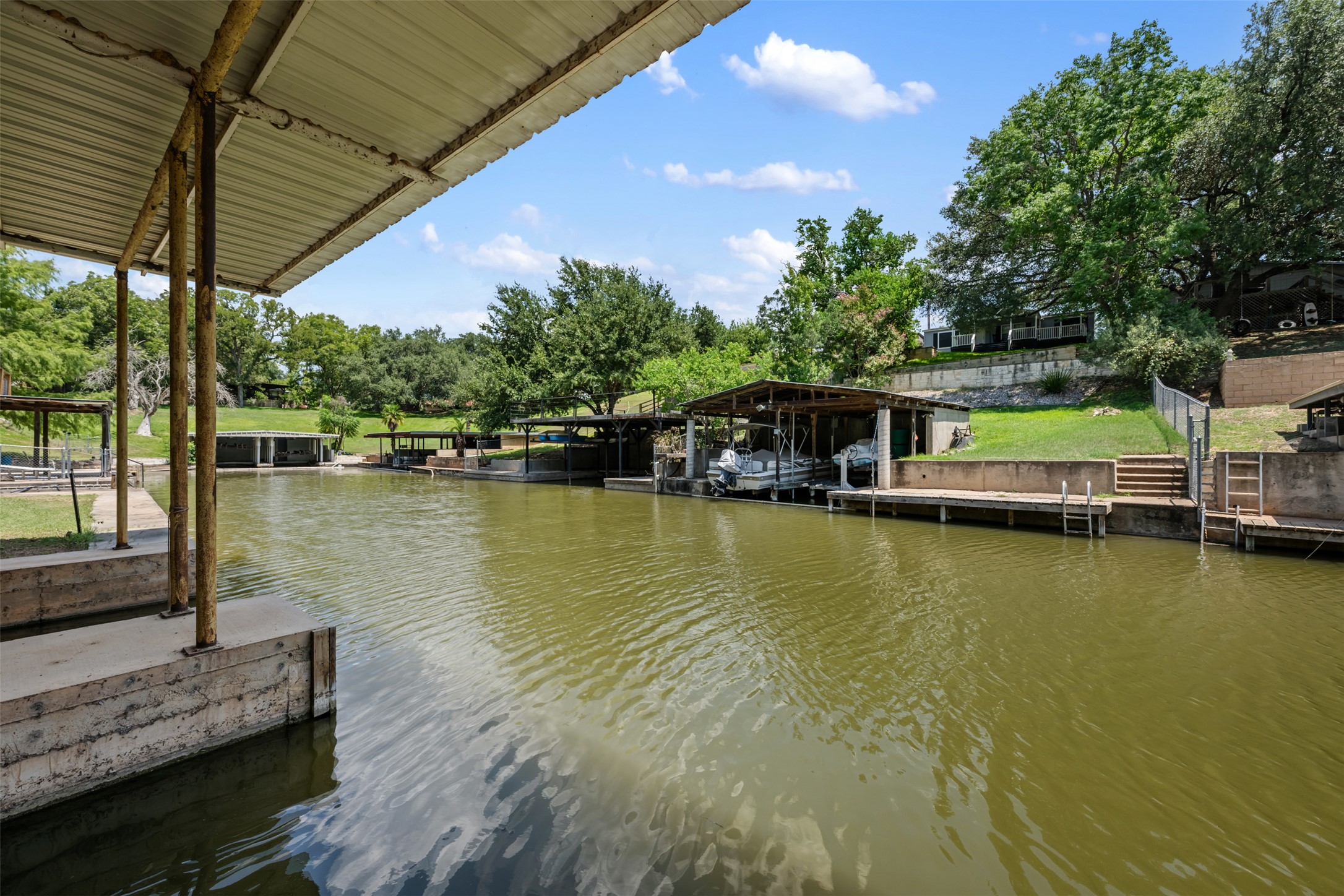 main property photo 35