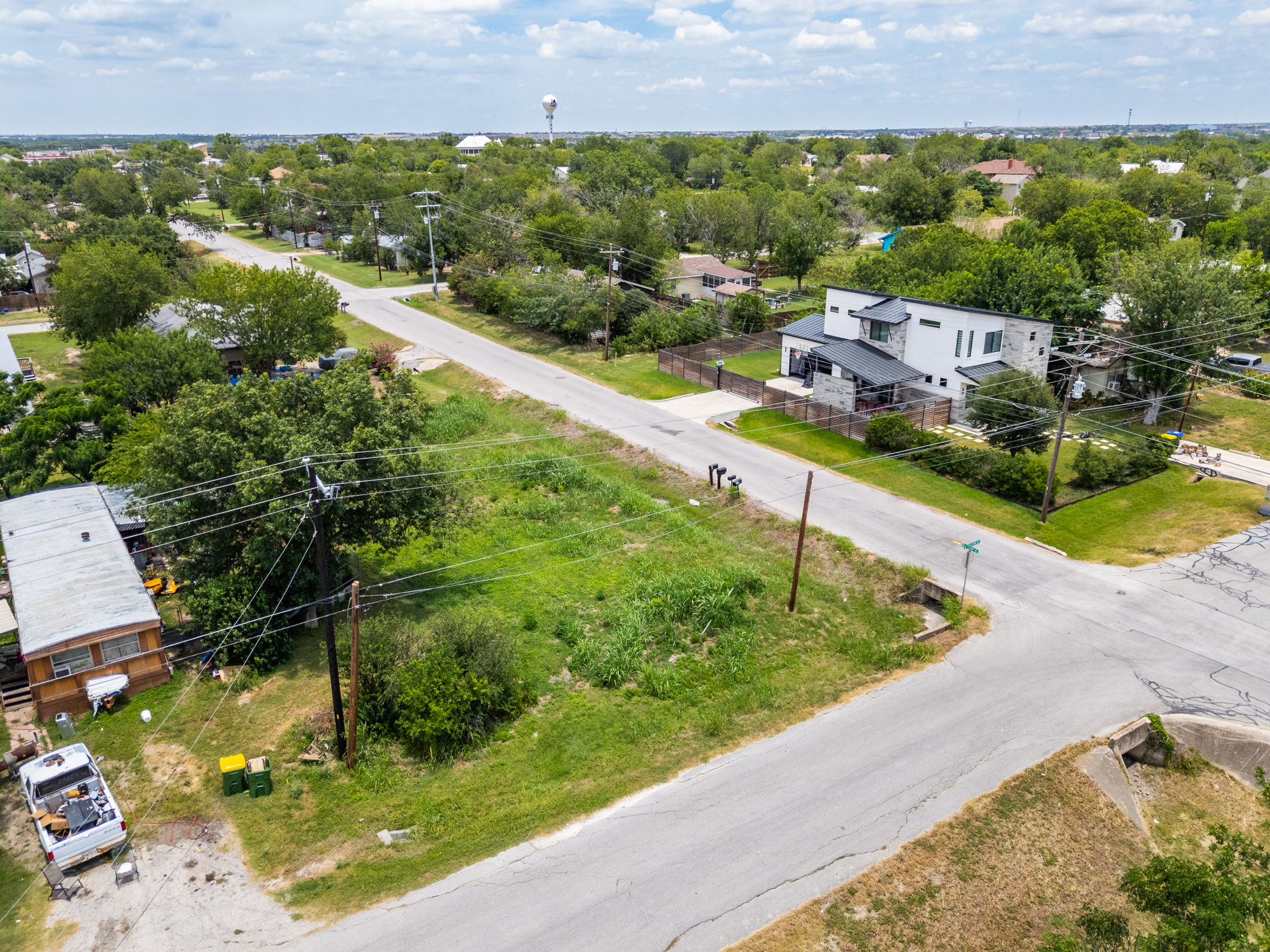 main property photo 19