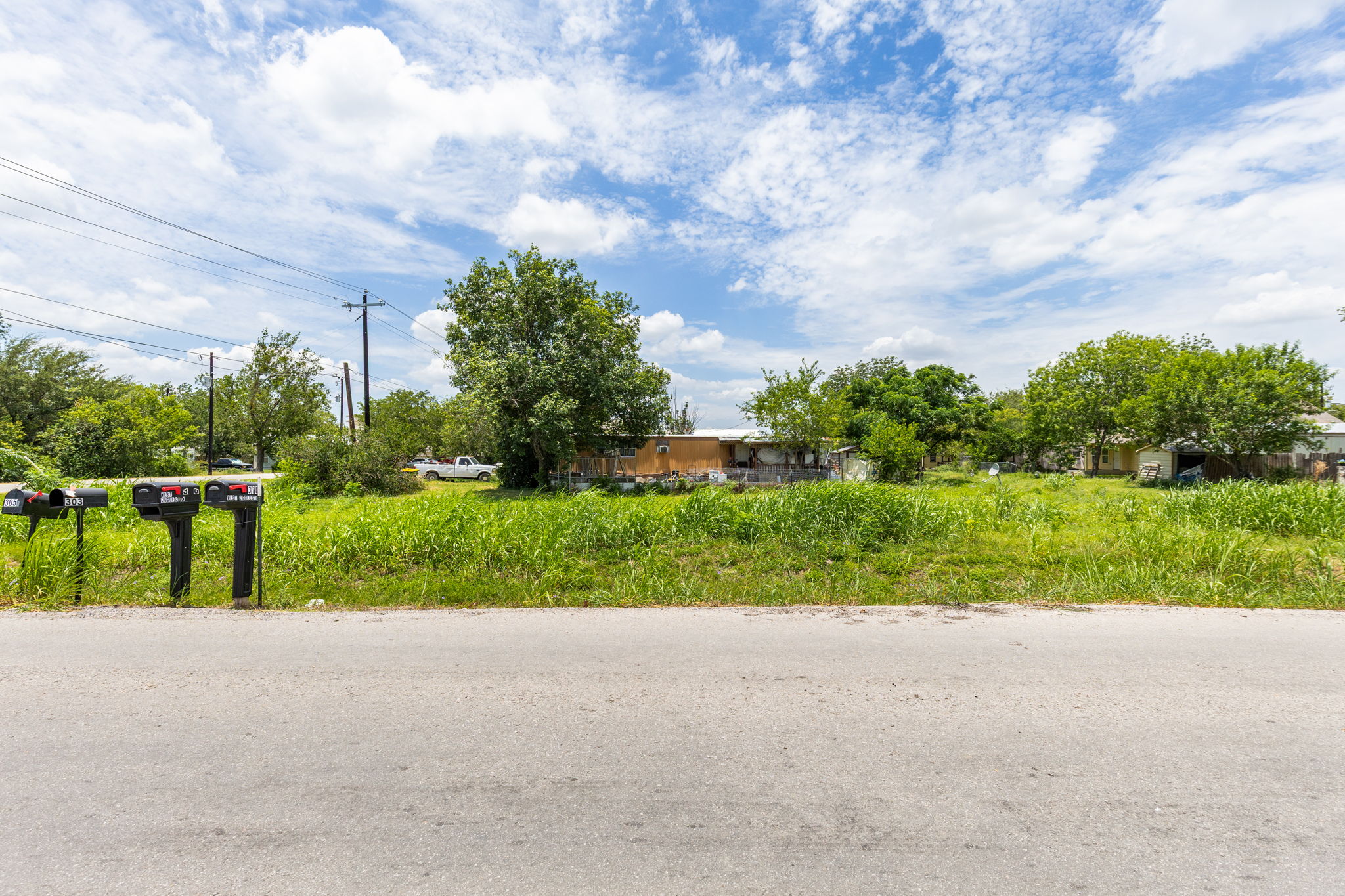 main property photo 20