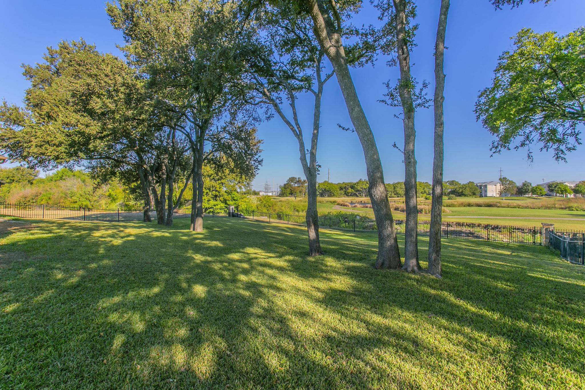 main property photo 30