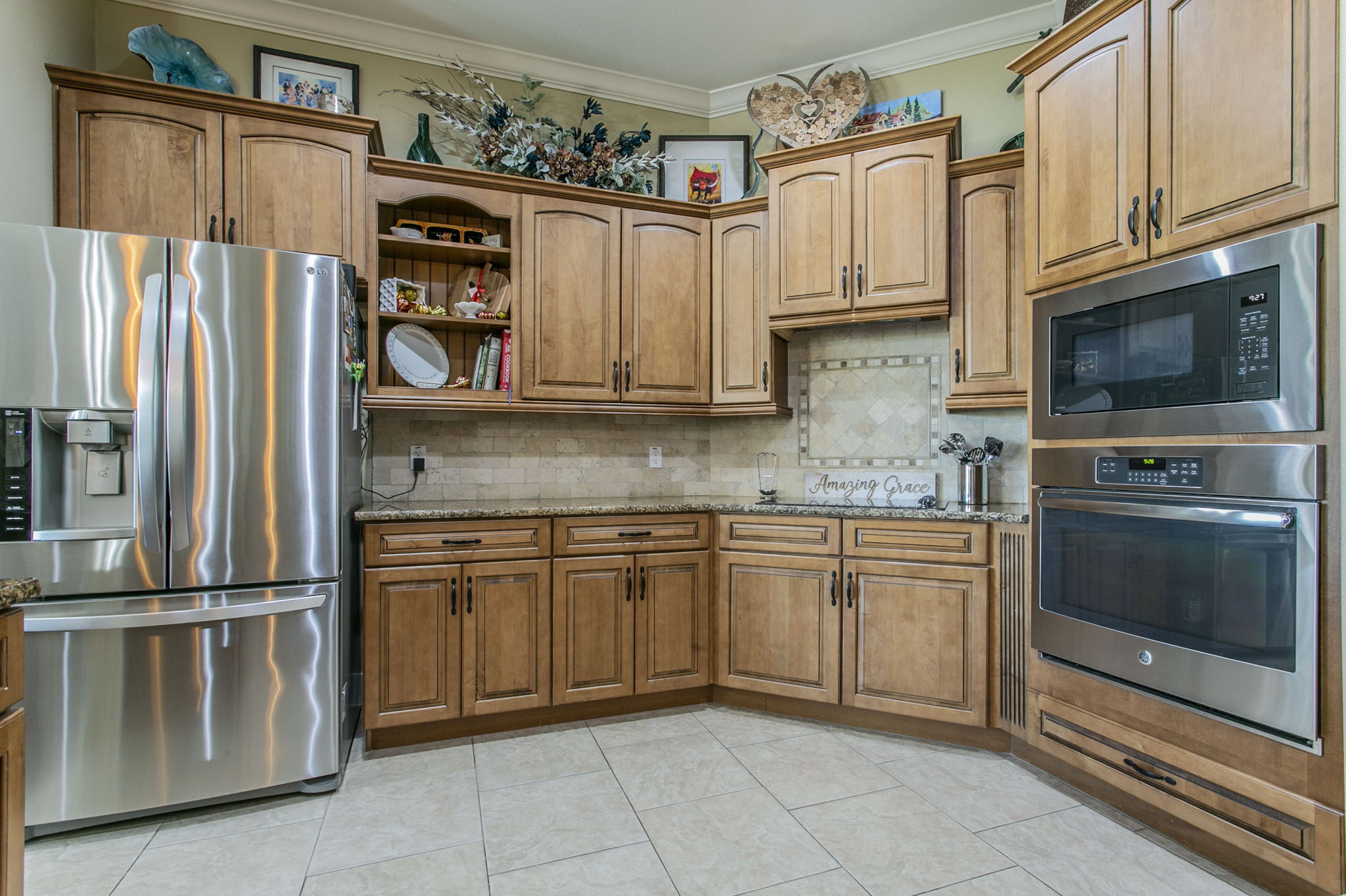 main property photo 5
