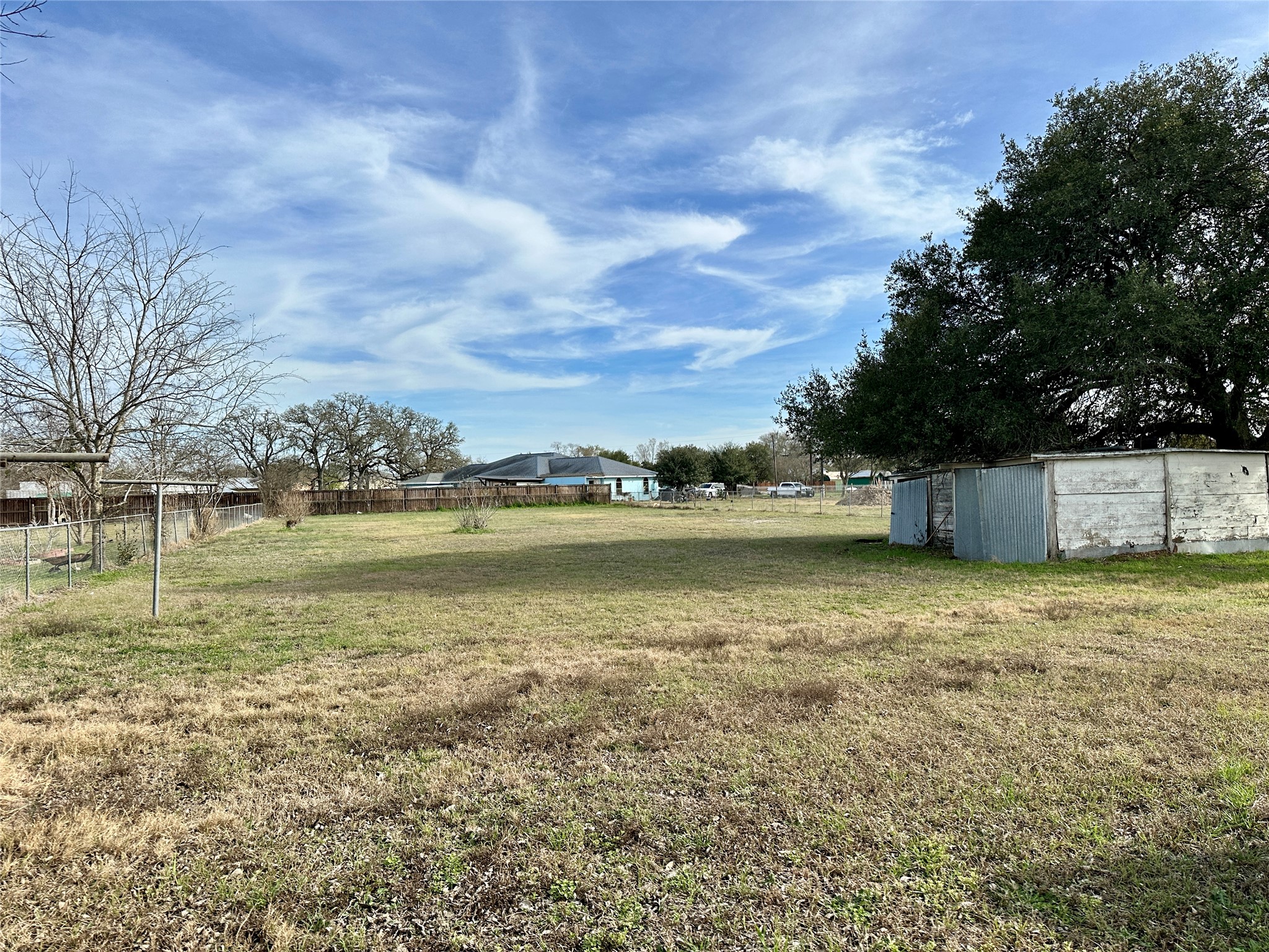 main property photo 16
