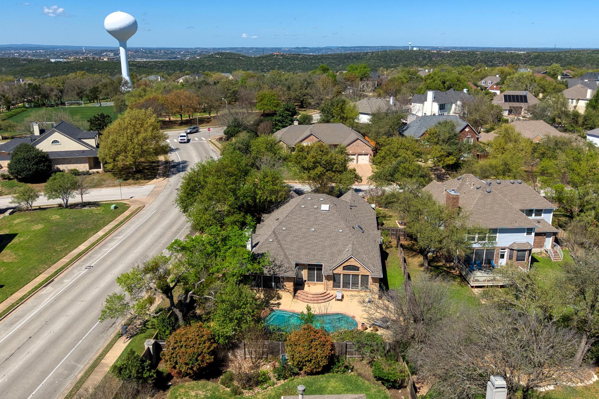 main property photo 28