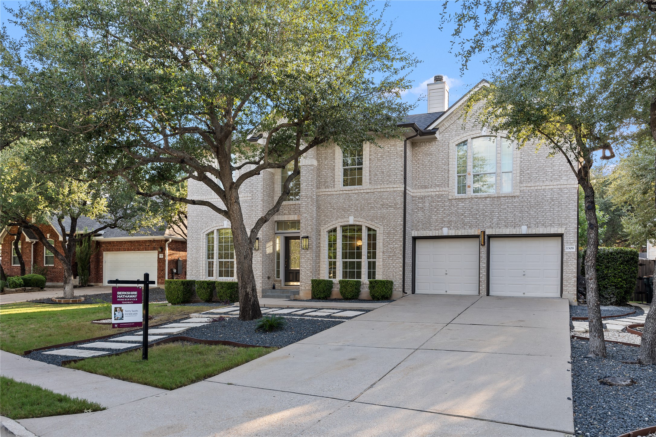 main property photo 0