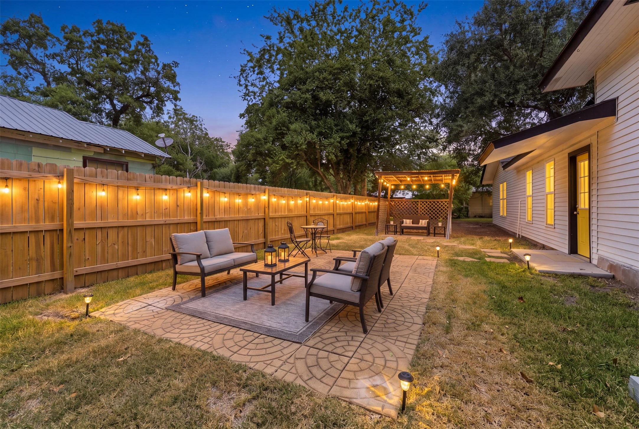 main property photo 32