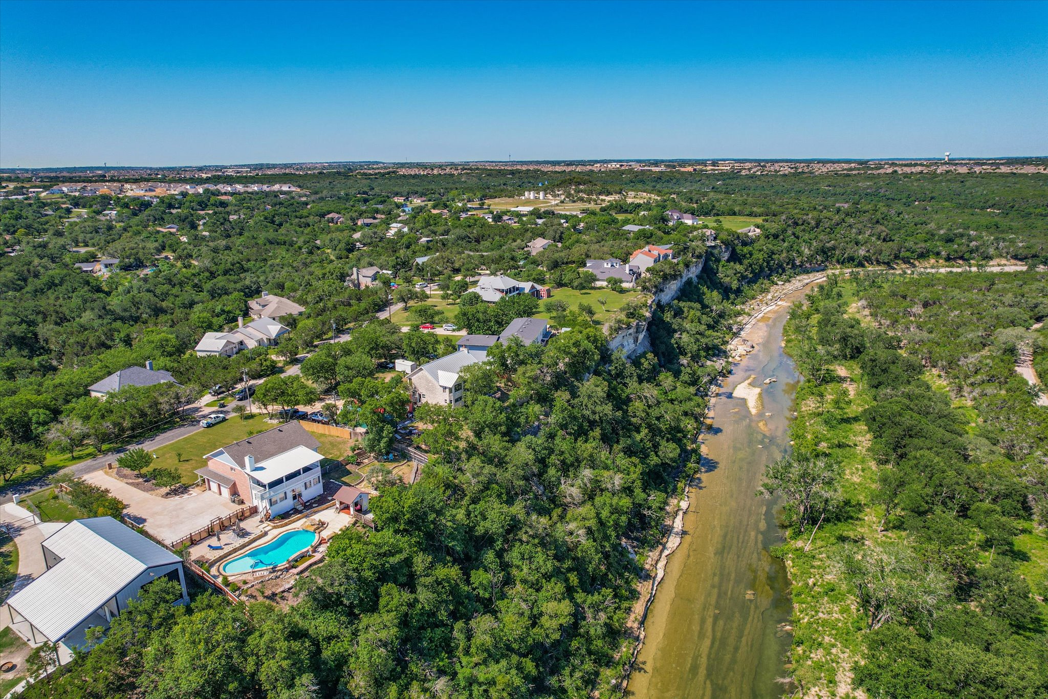 main property photo 33