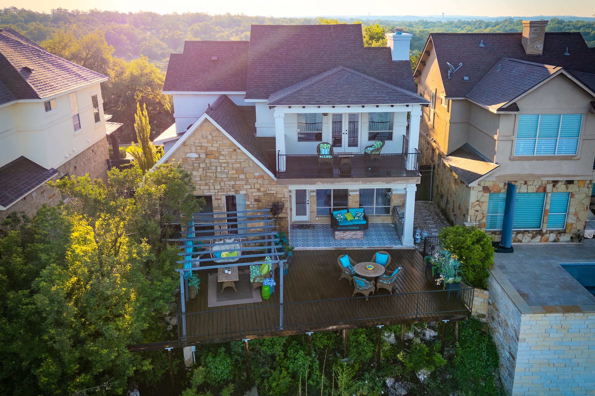 main property photo 30