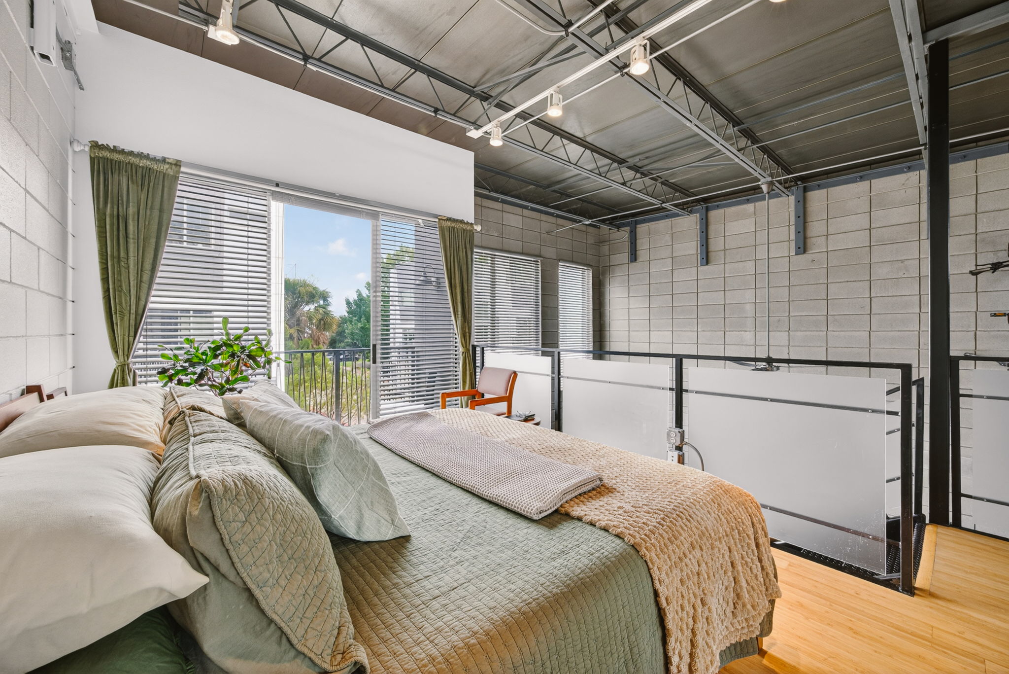 main property photo 17