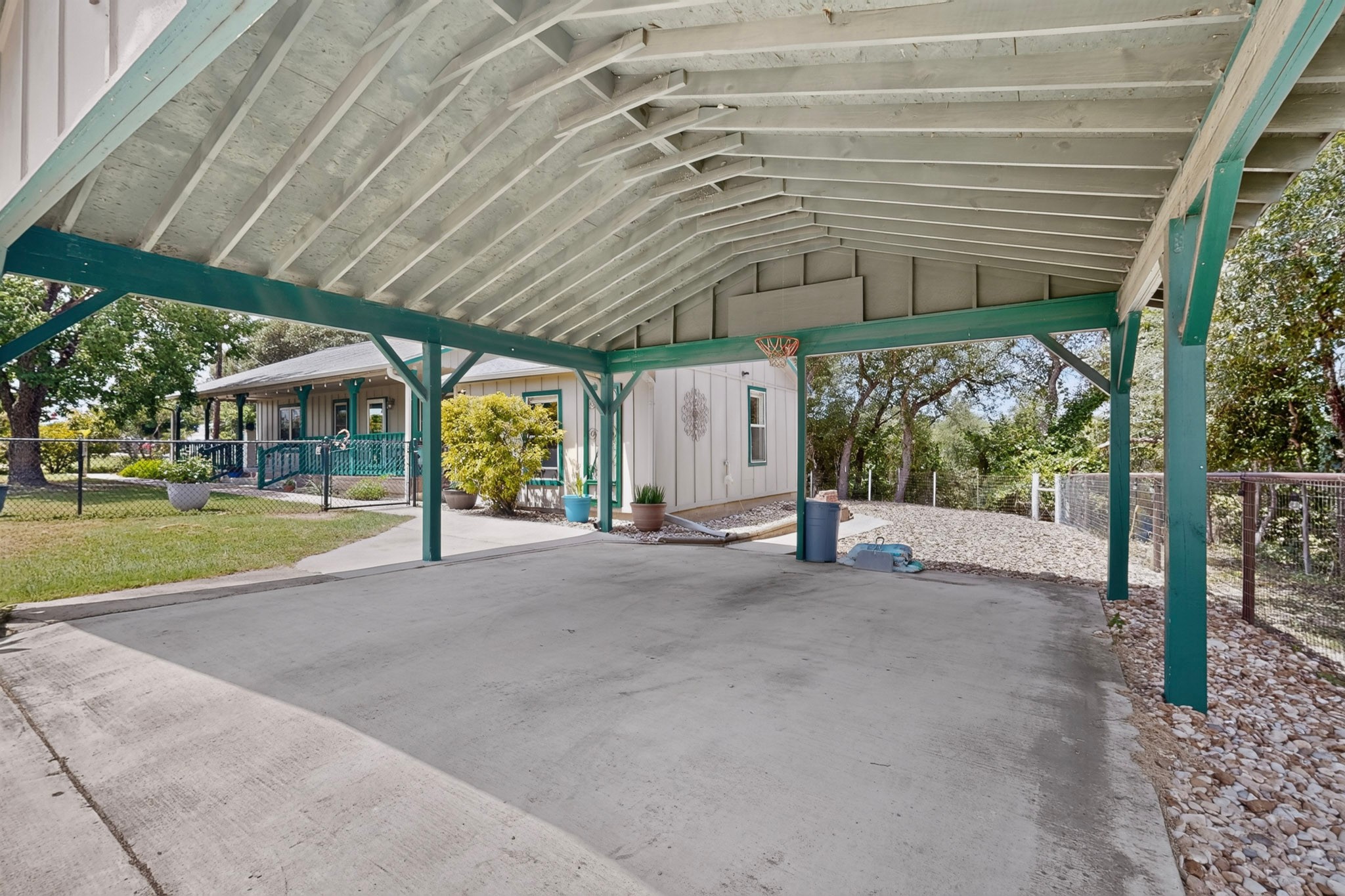 main property photo 11