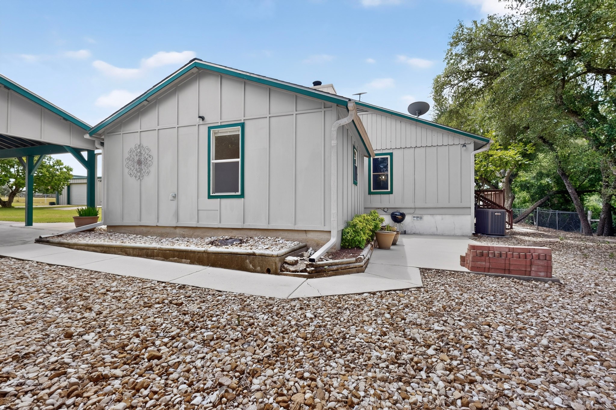 main property photo 34