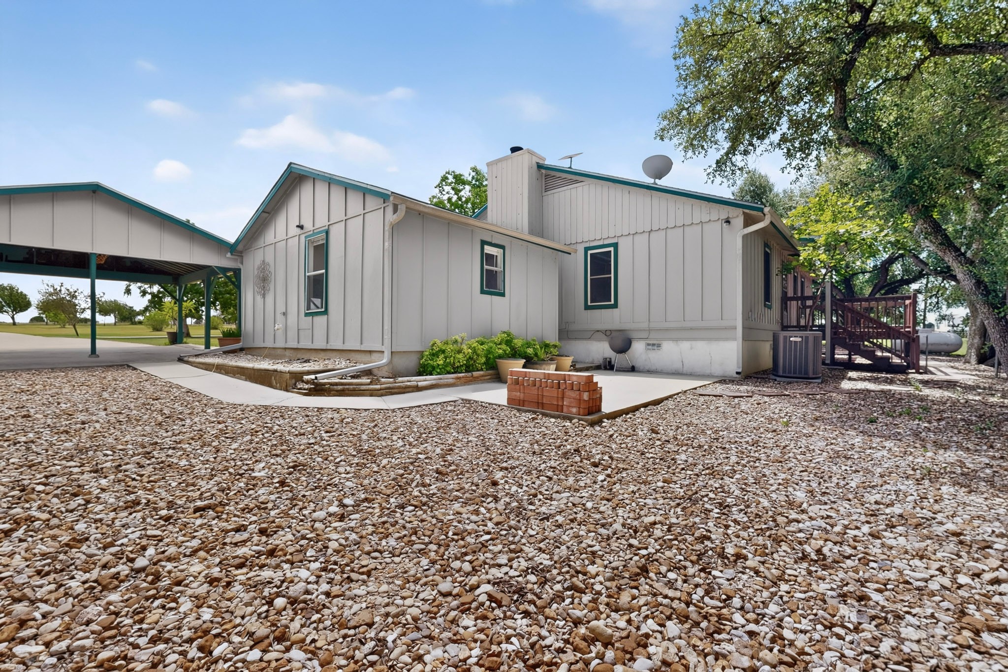 main property photo 35