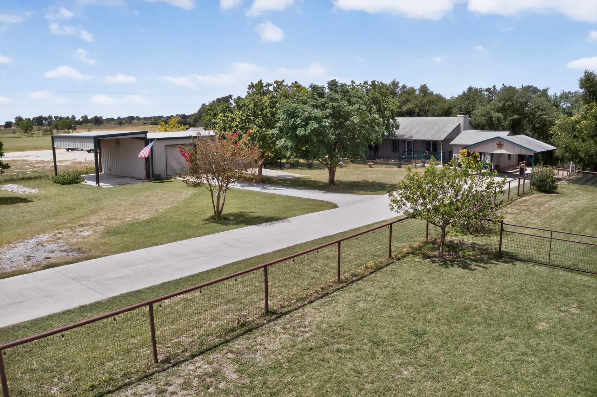 main property photo 4