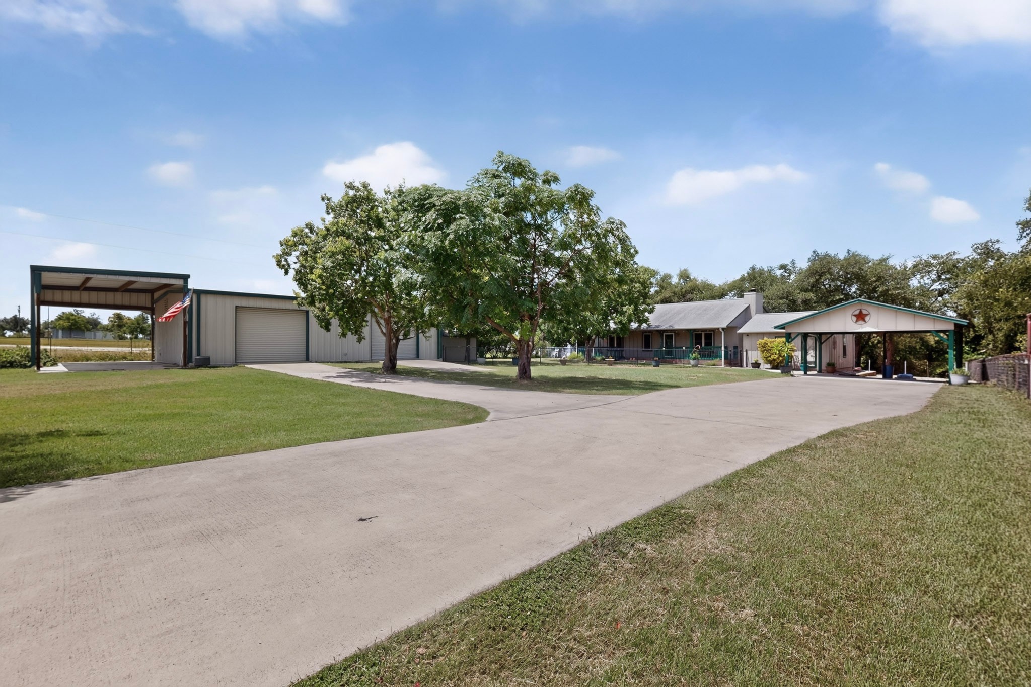 main property photo 8