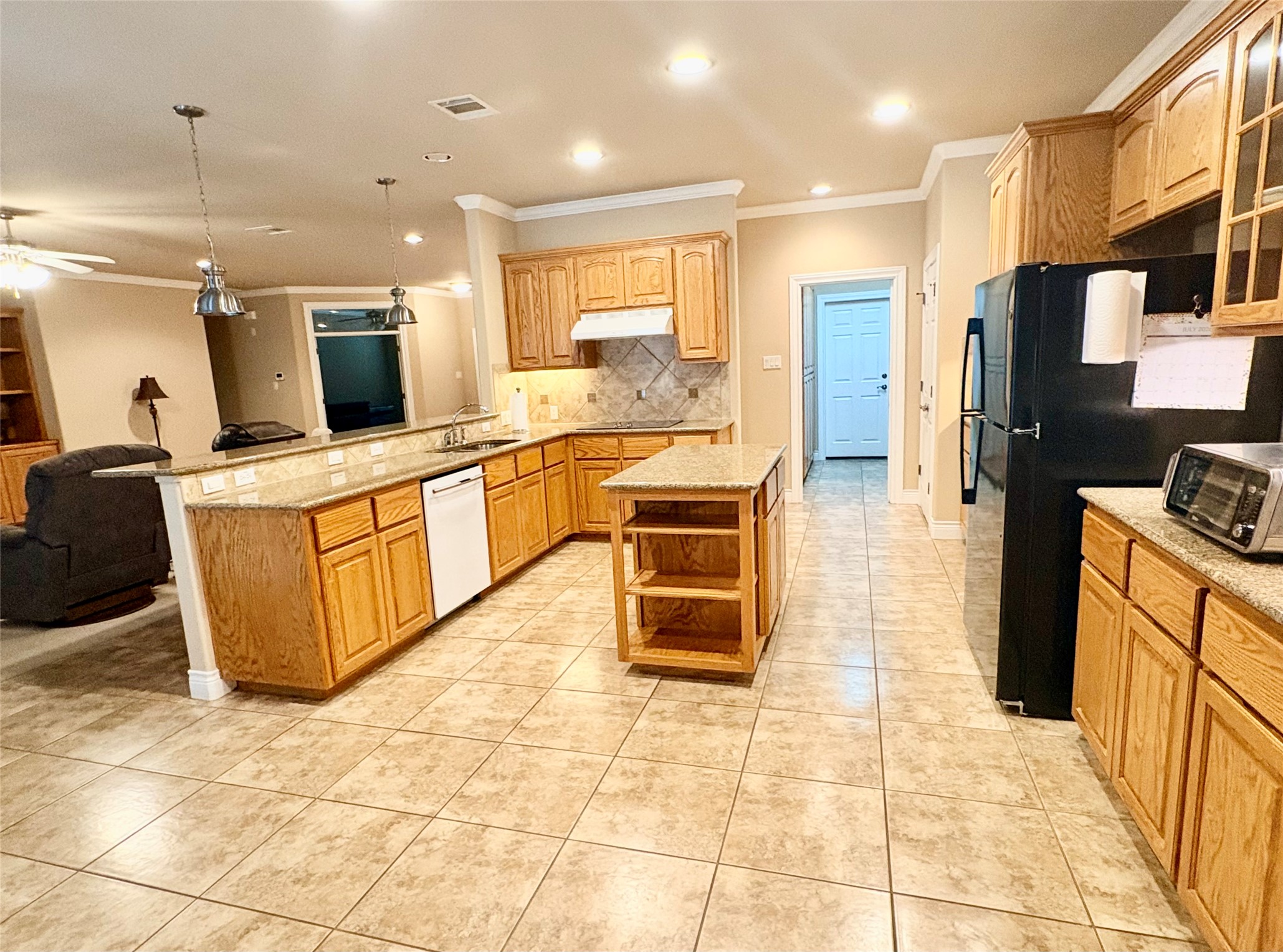 main property photo 10