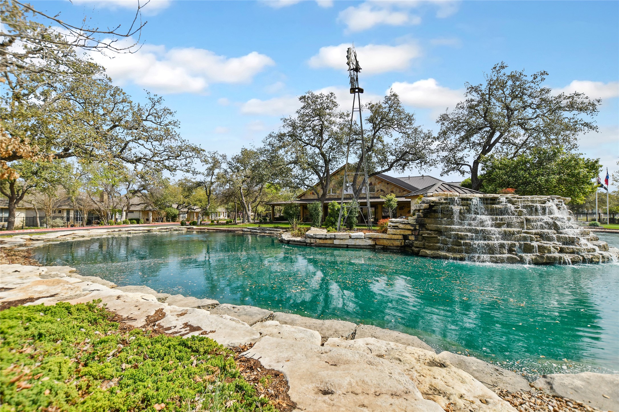 main property photo 28
