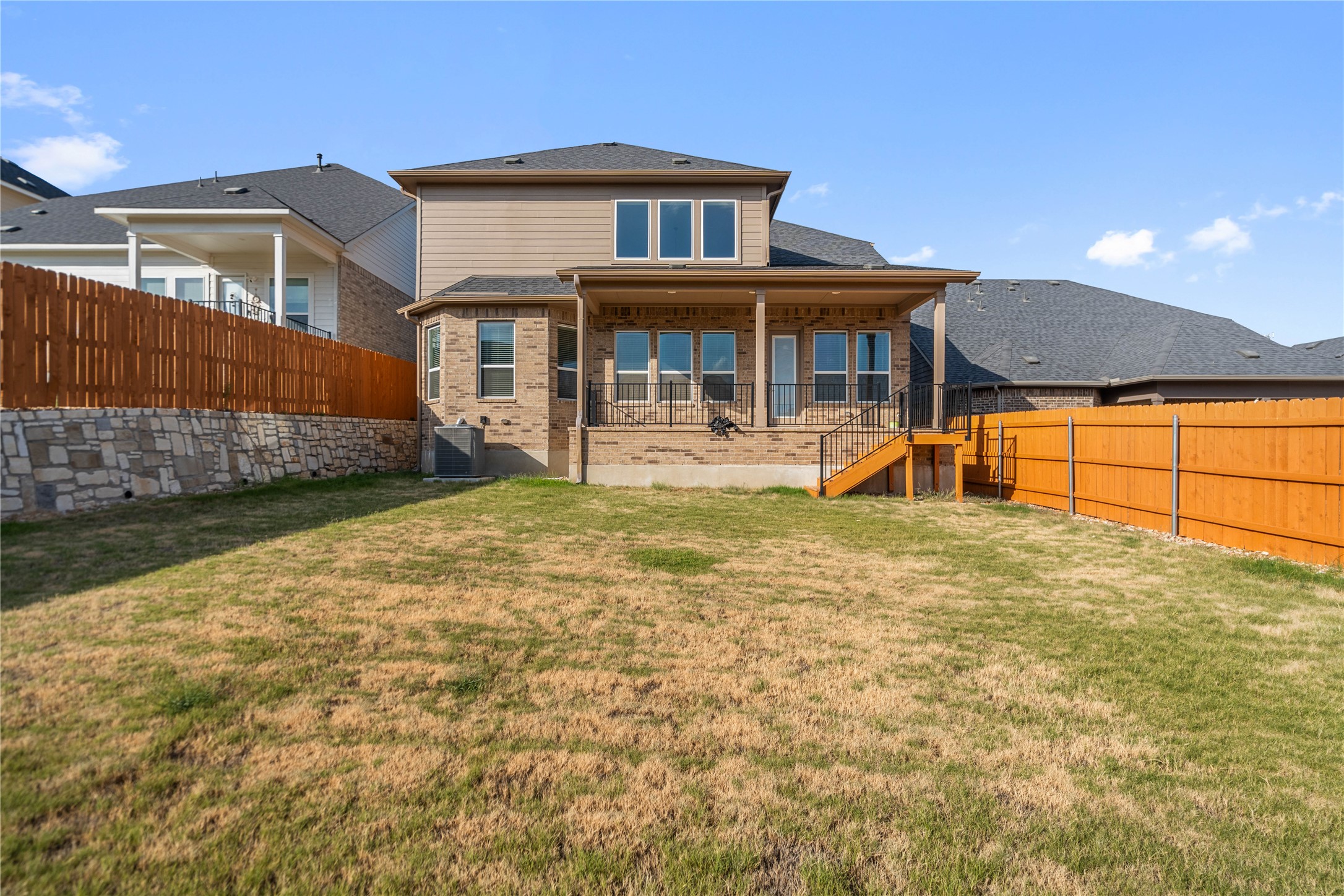 main property photo 28
