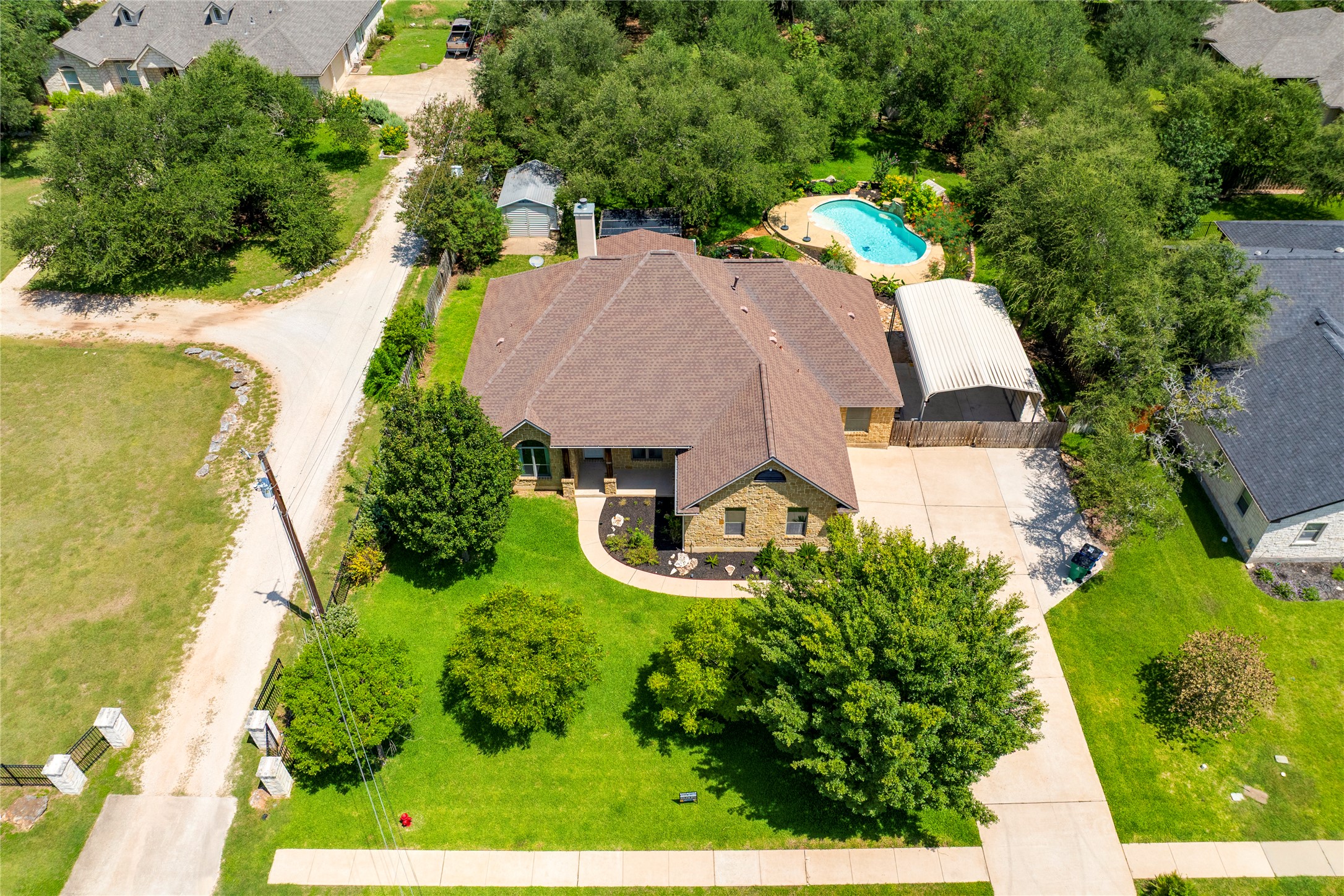 main property photo 25