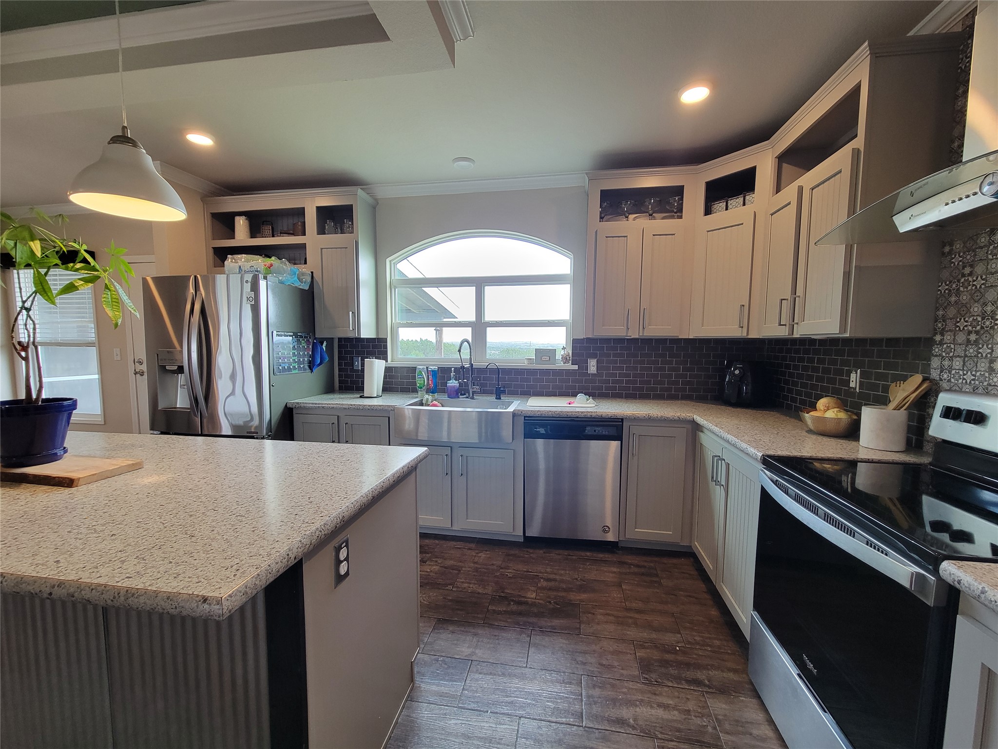 main property photo 8