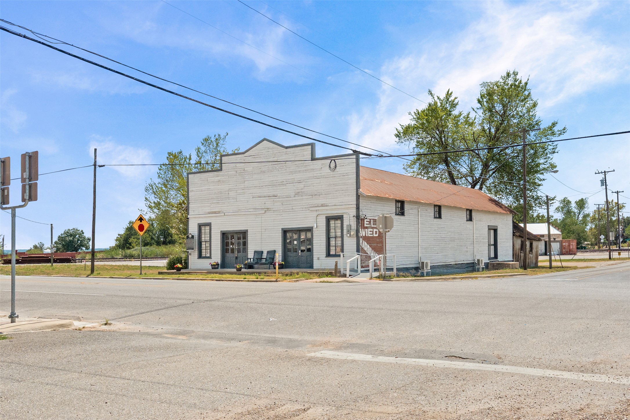 main property photo 2