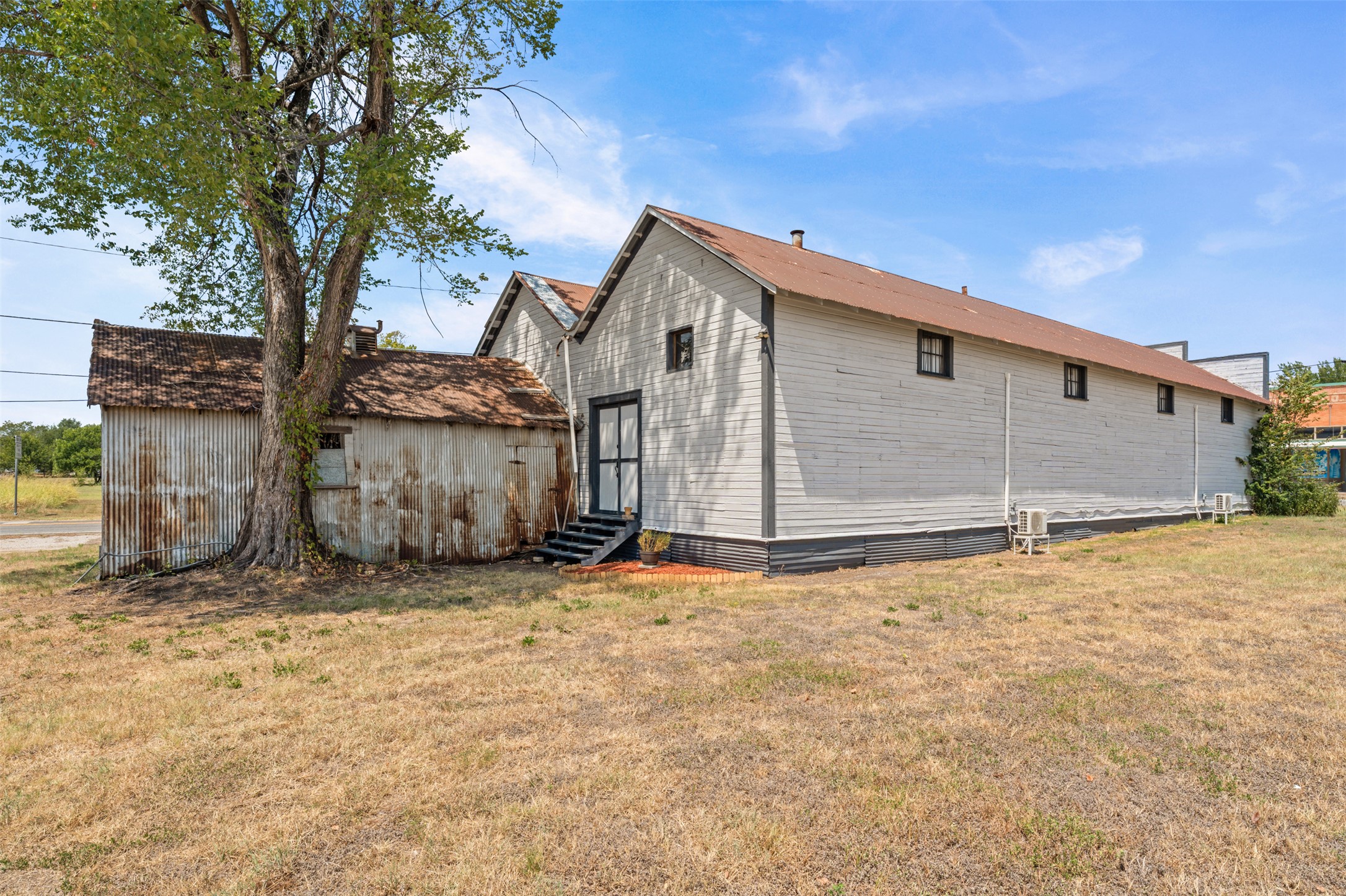 main property photo 5