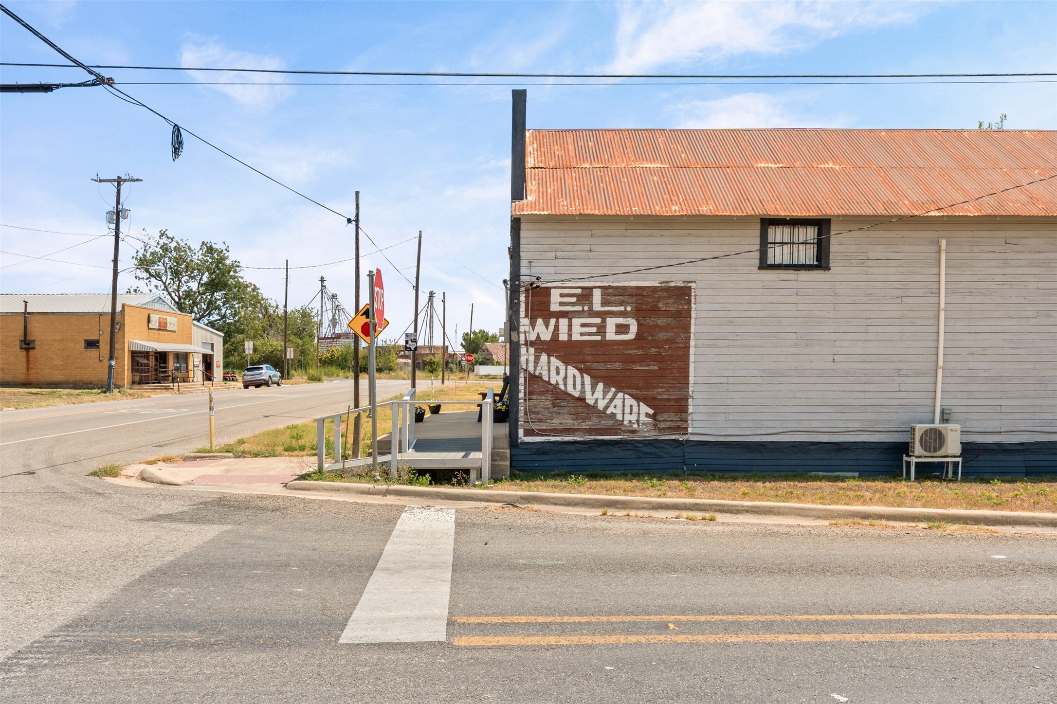 main property photo 8