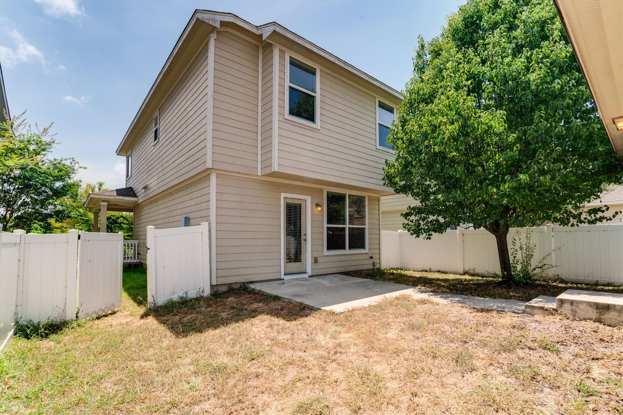 main property photo 19
